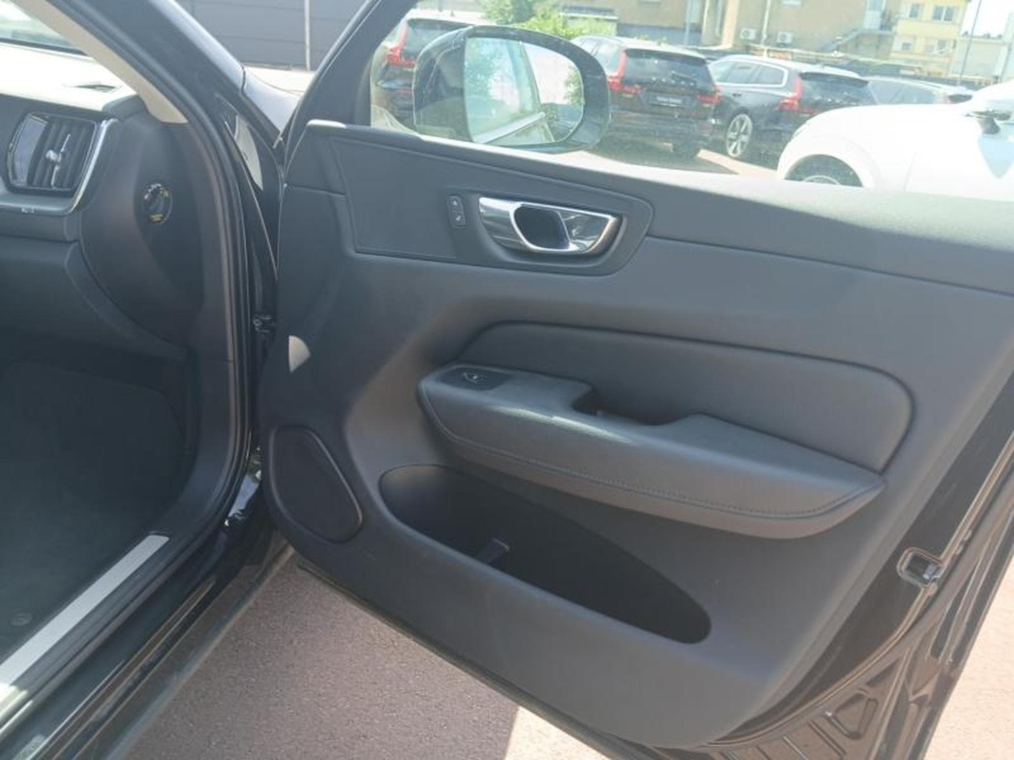 Volvo XC60 Core (2022) - Photo 20
