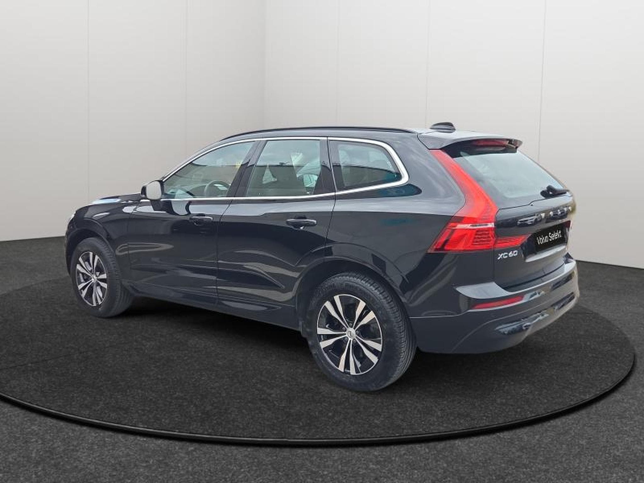 Volvo XC60 Core (2022) - Photo 23