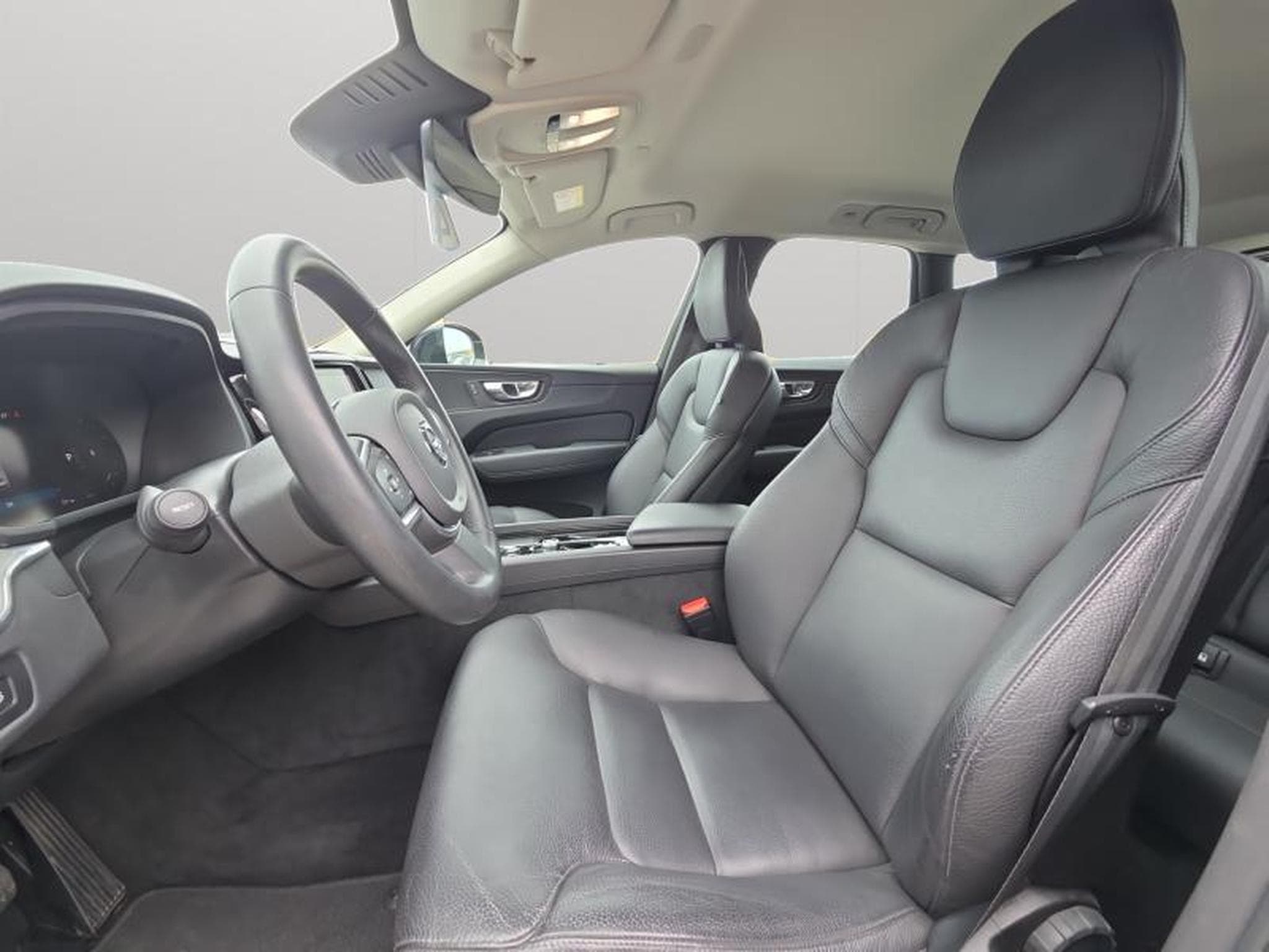 Volvo XC60 Core (2022) - Photo 29
