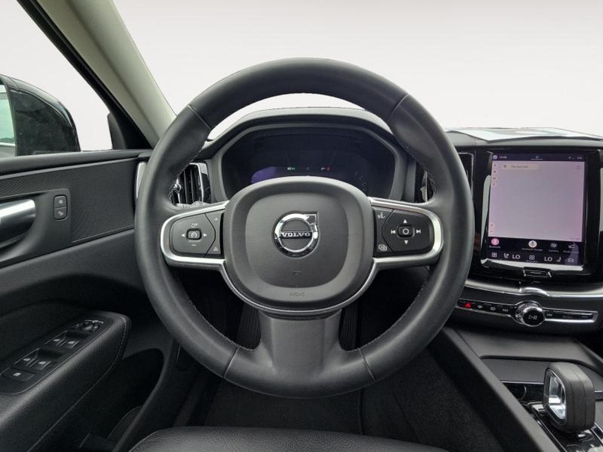 Volvo XC60 Core (2022) - Photo 32
