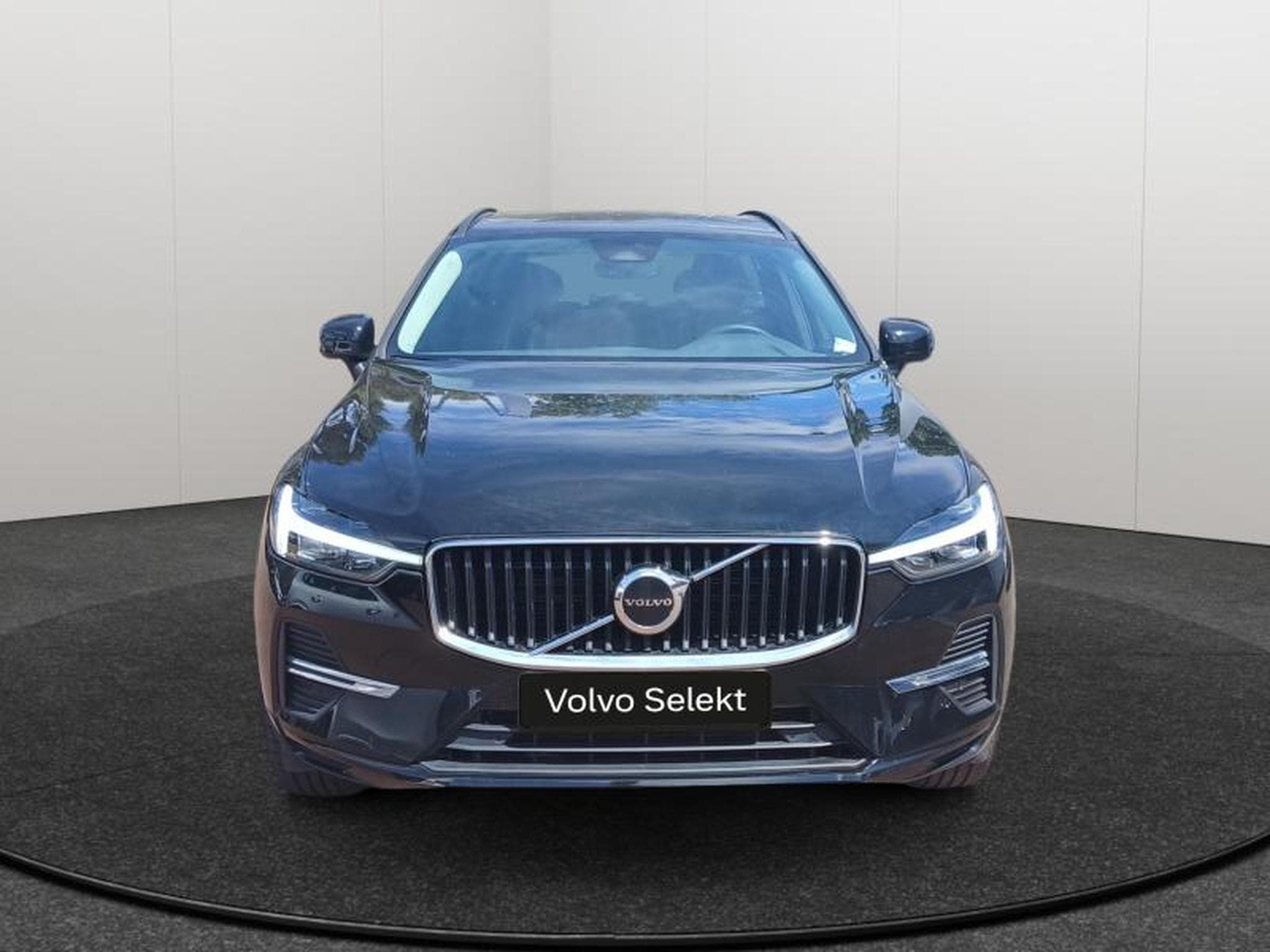 Volvo XC60 Core (2022) - Photo 8