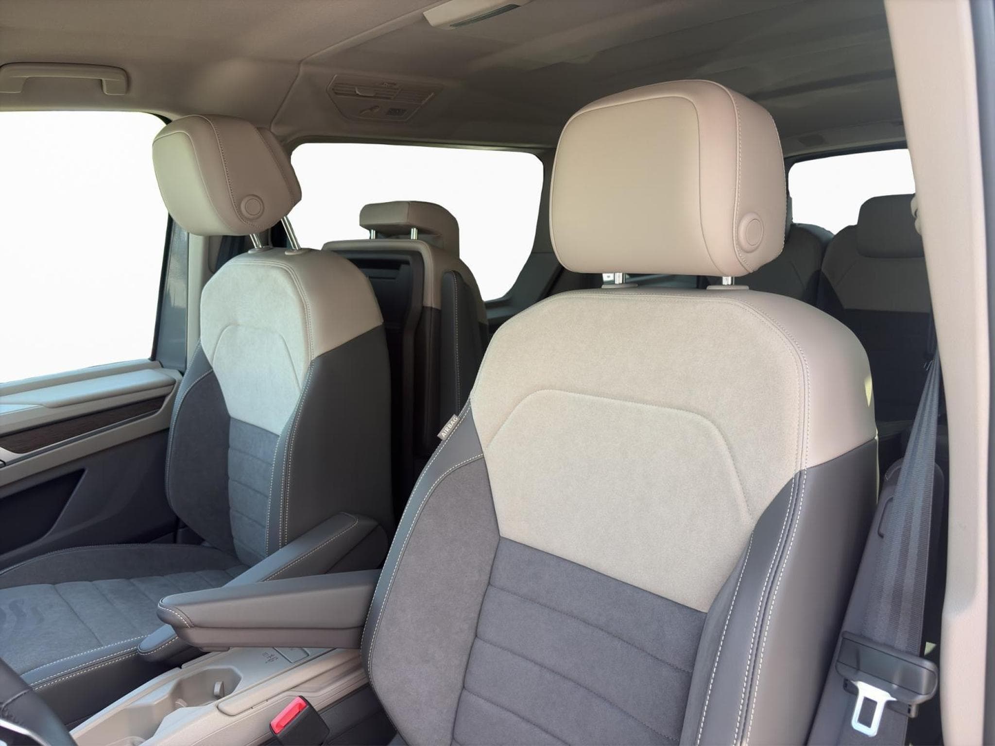 VW T7 Style (2026) - Photo 11