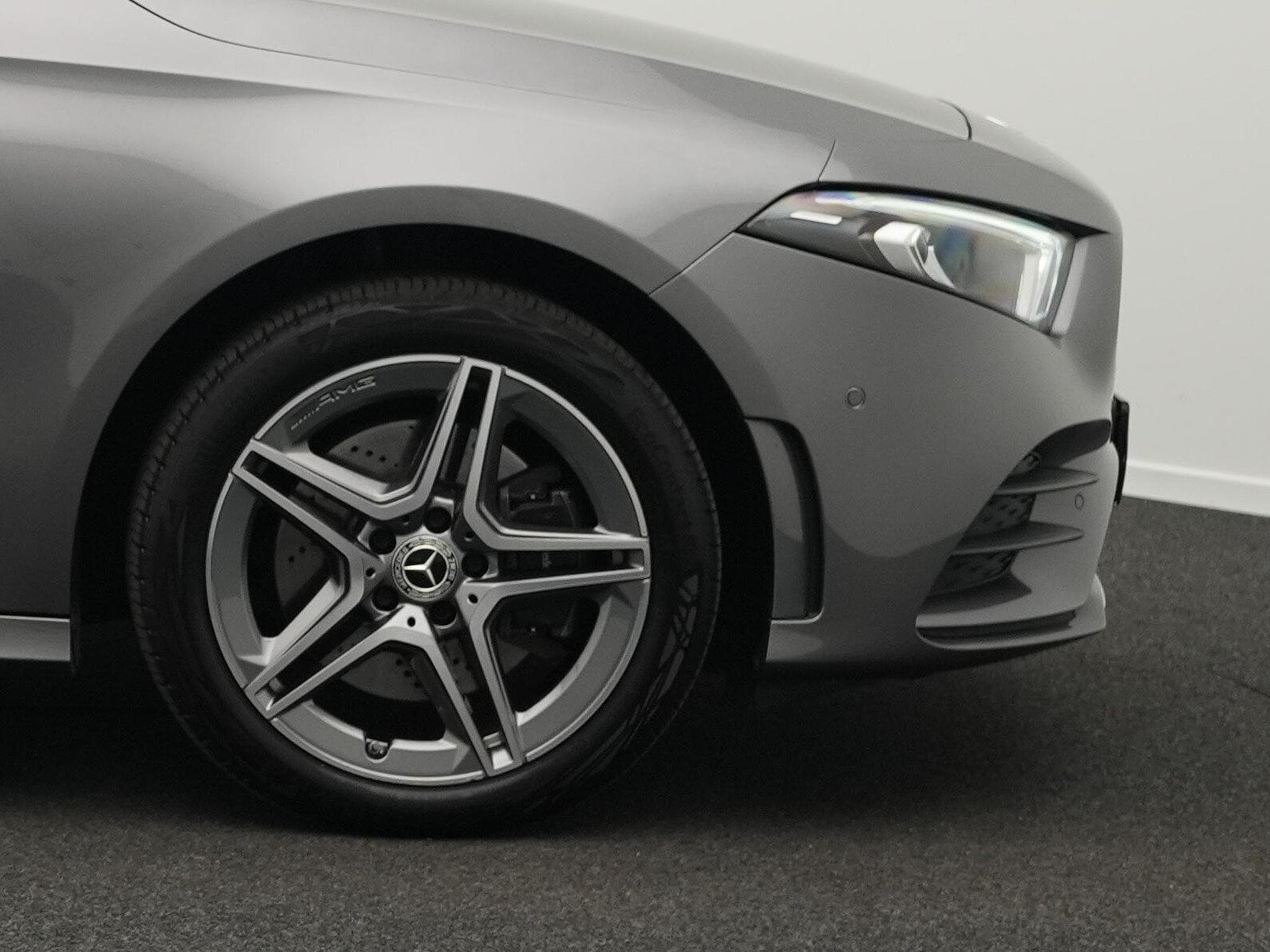 Mercedes A 250 e AMG-Line Lim LED+Kamera+18"+AHK (2022) - Photo 6