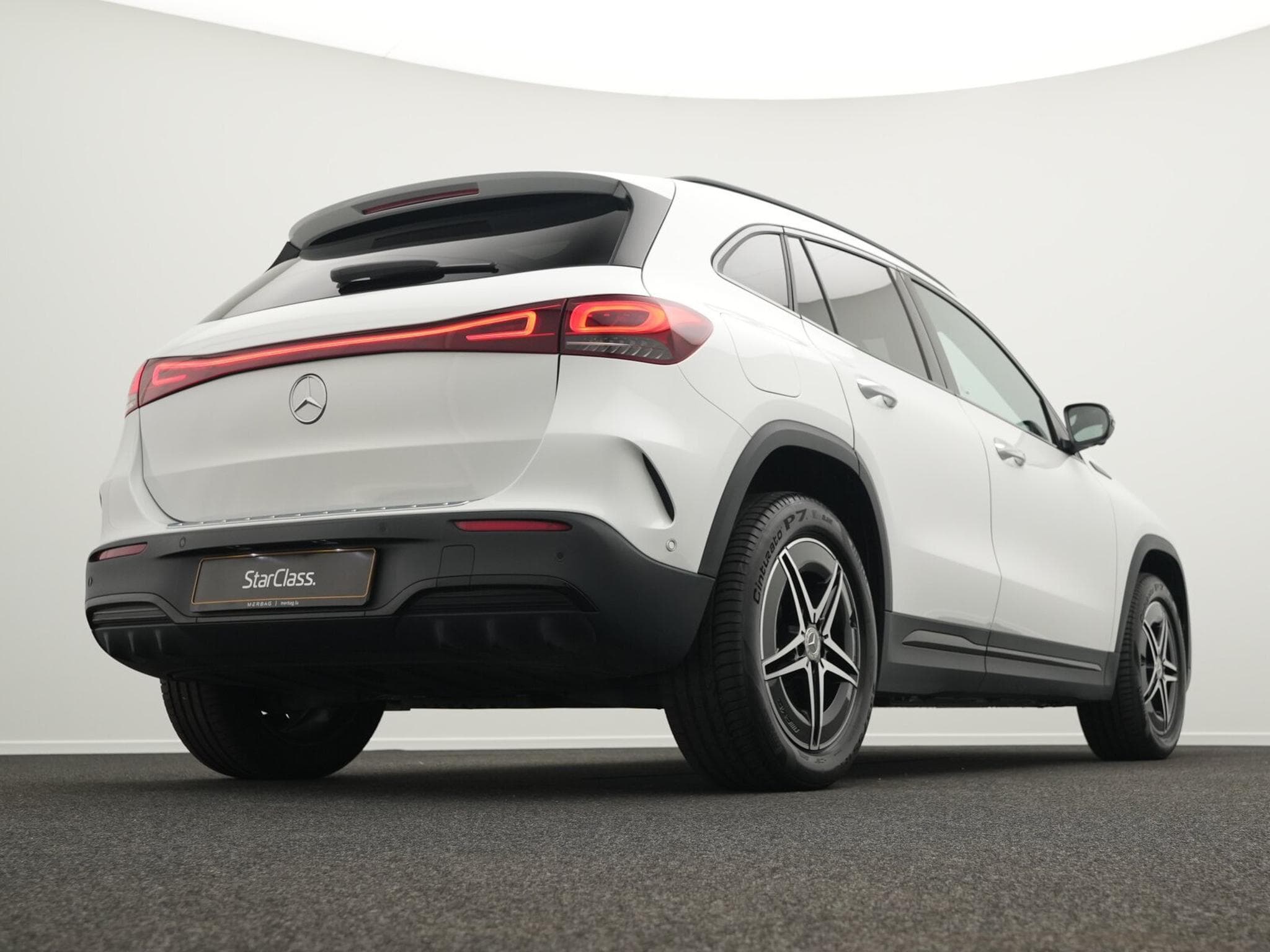 Mercedes EQA 4M AMG-Line LED+Pano+Keyless+Night+18" (2022) - Photo 9