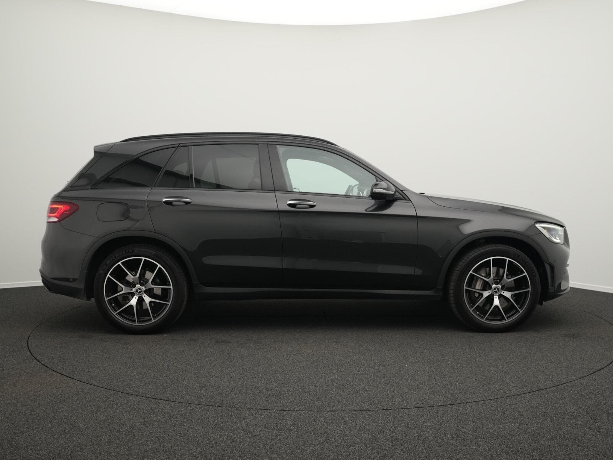 Mercedes GLC 300 4MATIC (2020) - Photo 5