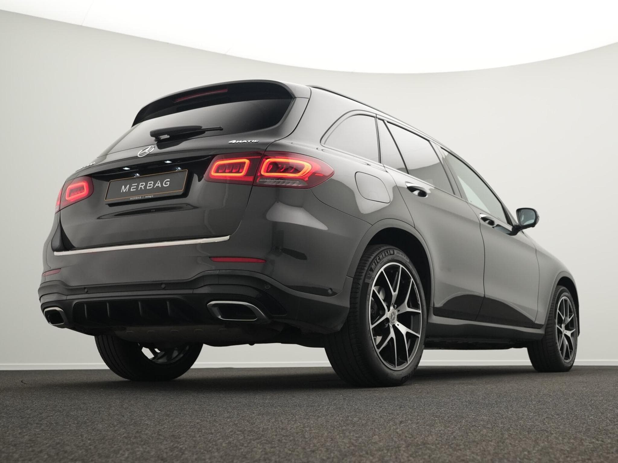 Mercedes GLC 300 4MATIC (2020) - Photo 9