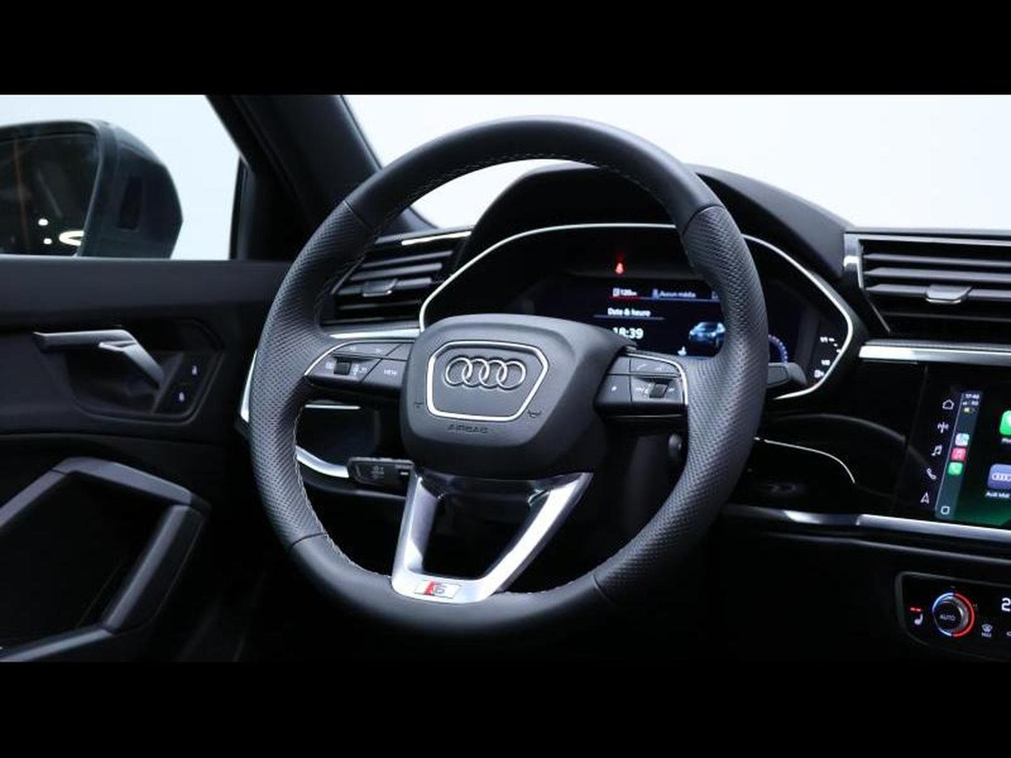 Audi Q3 35 TDI S-Line S-Tronic (2025) - Photo 14