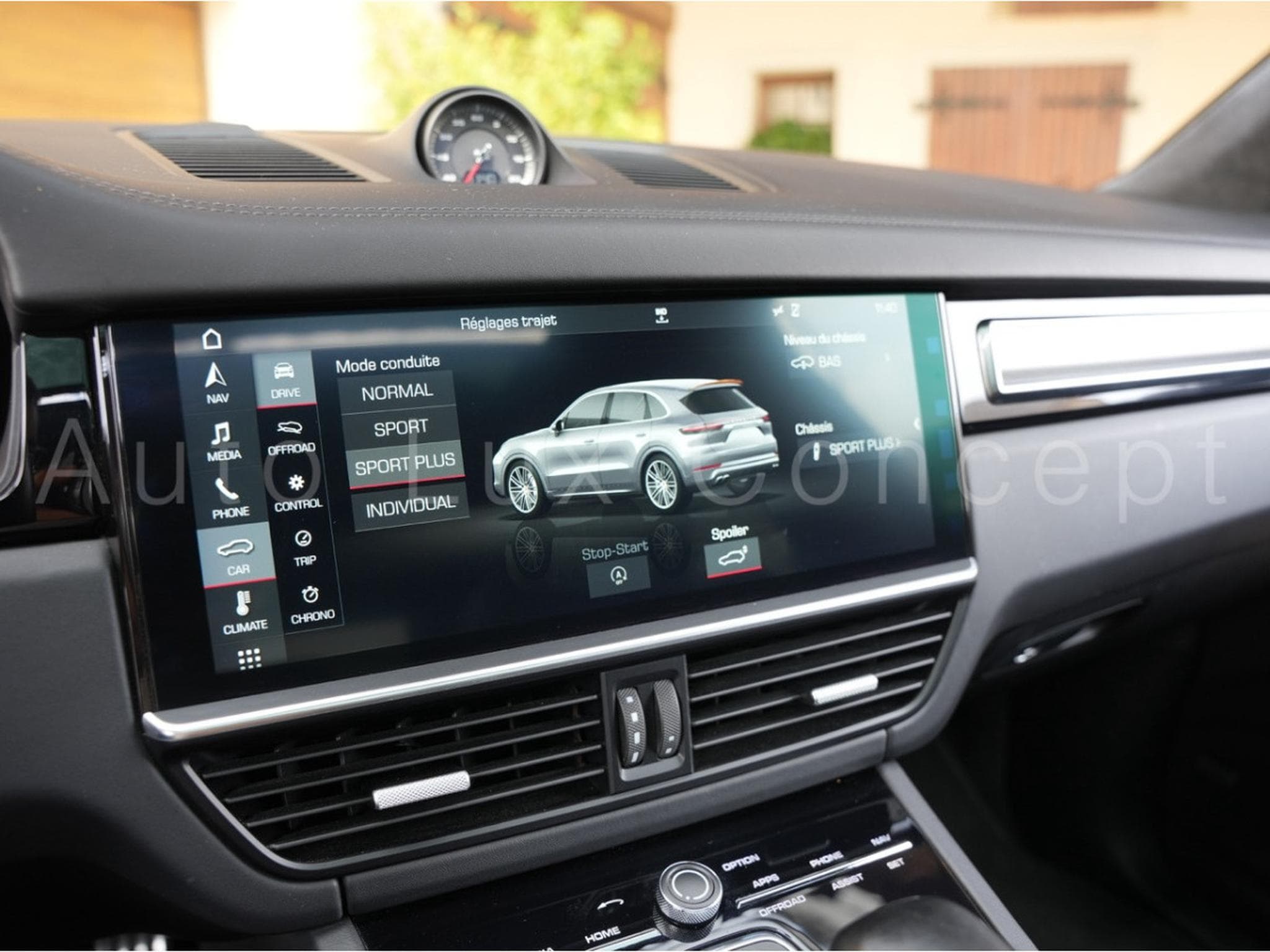 Porsche Cayenne Turbo (2018) - Photo 18