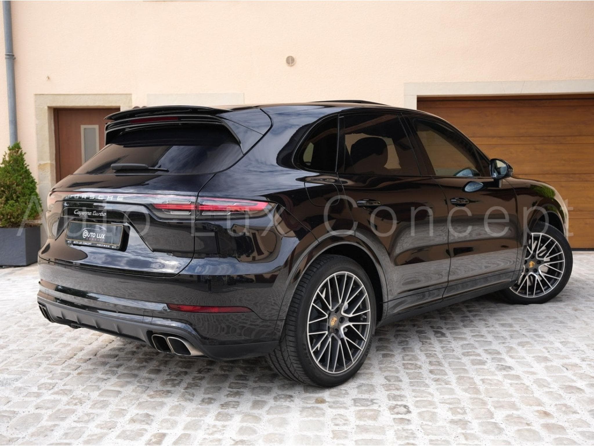 Porsche Cayenne Turbo (2018) - Photo 3