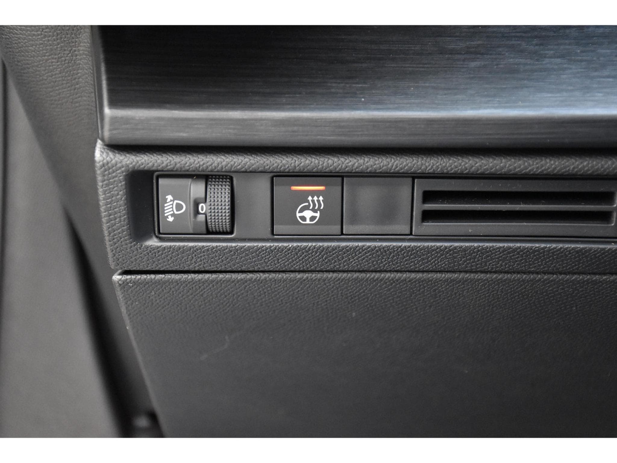 Citroën C5 X 1.2 PureTech PLUS EAT8 CUIR ACC HUD LANE NEUVE (2024) - Photo 23