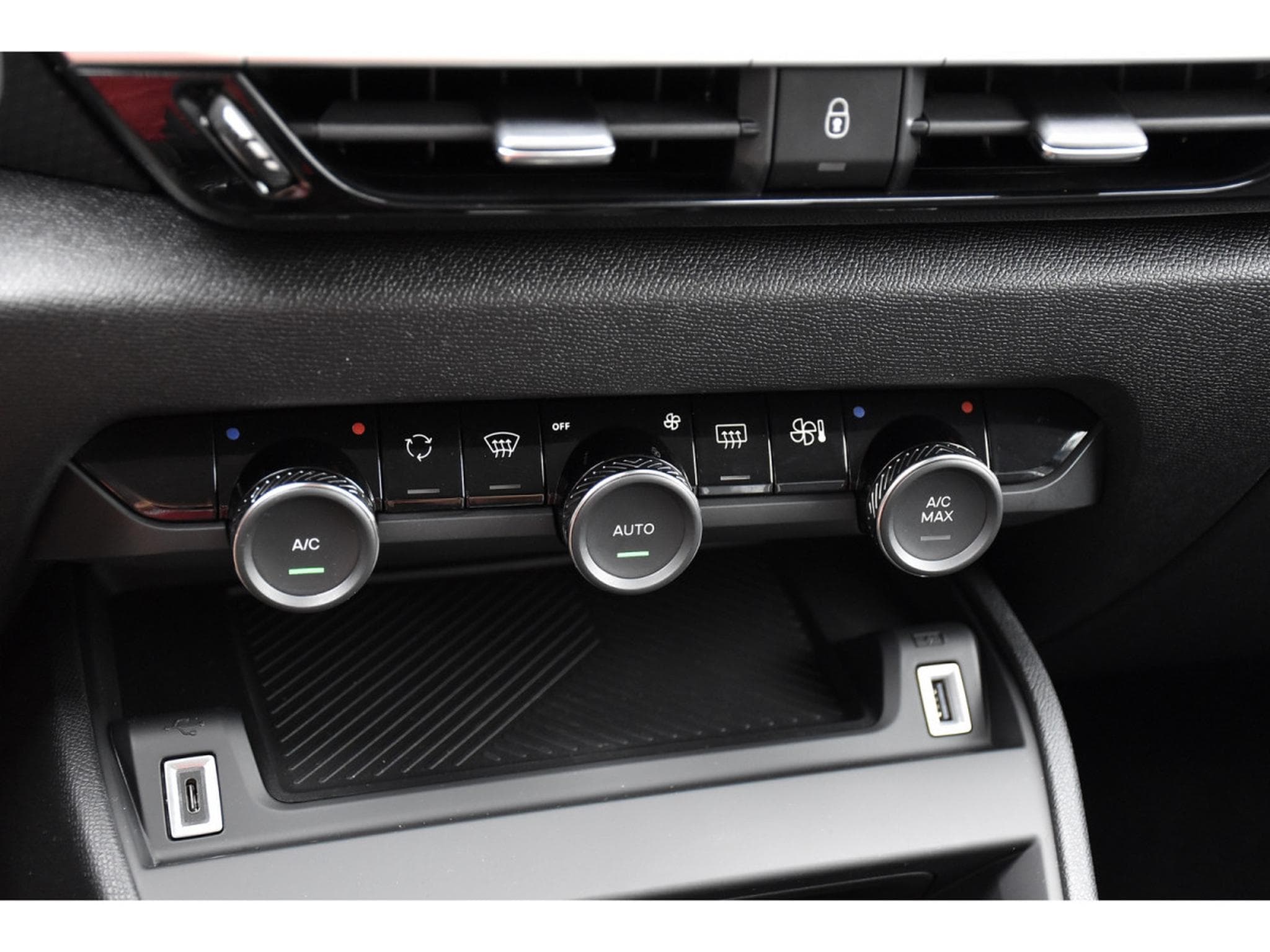 Citroën C4 X 1.2 MHEV 145 e-DCS6 Max ACC SIDE LANE GPS CAM 1° MAIN (2025) - Photo 21