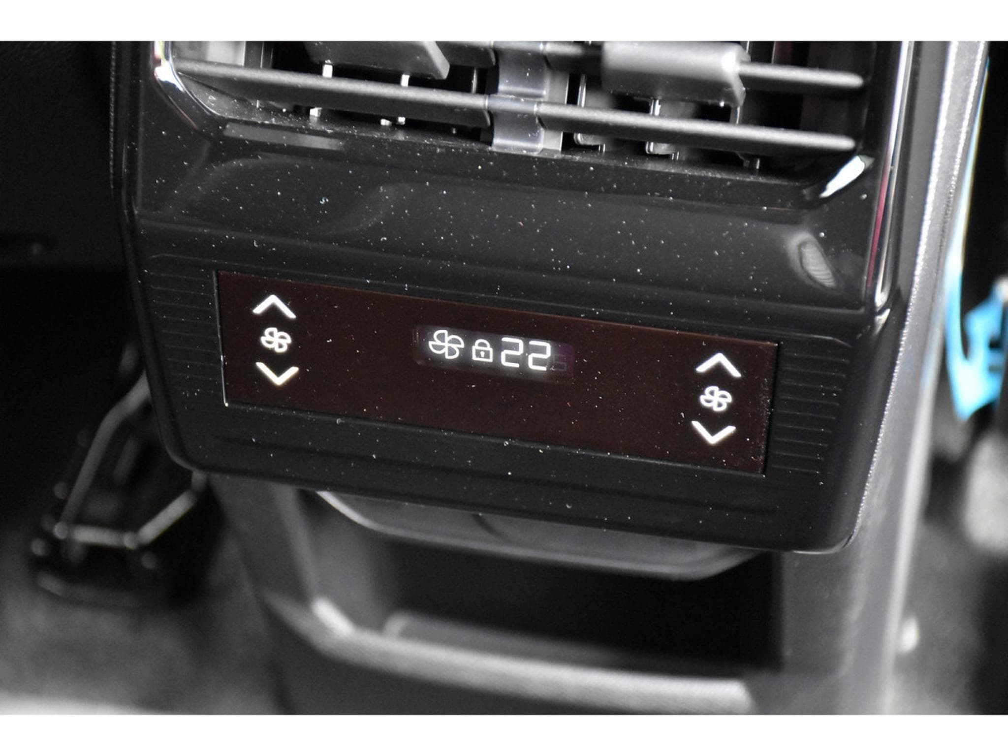 Peugeot 5008 Hybrid 145 Allure e-DCS6 ACC CAM360 JA19 NEUF (2026) - Photo 22