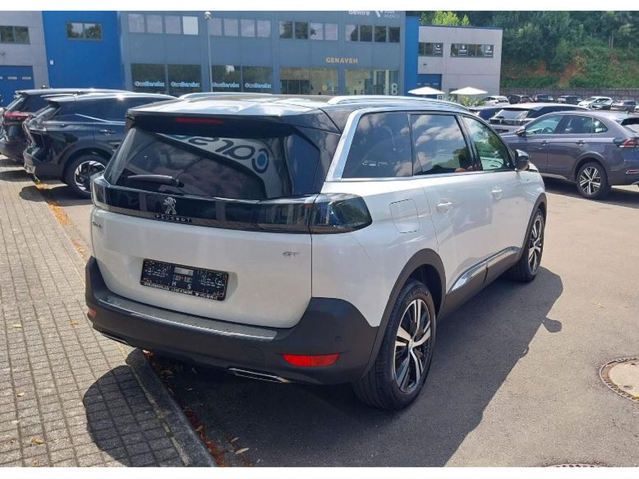 Peugeot 5008 1.2 puretech 131 GT-LINE EAT8 (2024) - Photo 3