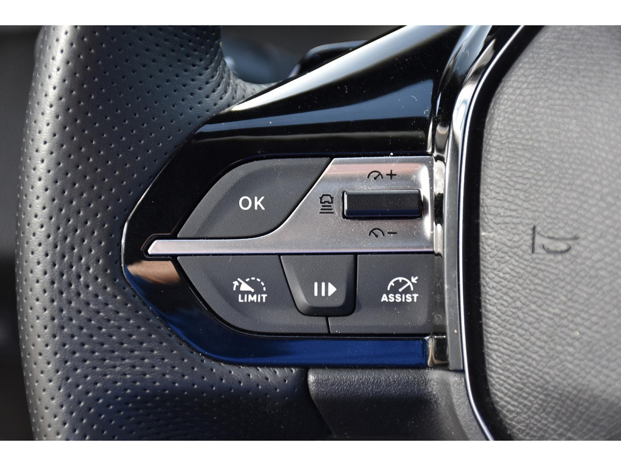 Peugeot 308 SW 1.6 PHEV Hybrid 225 GT e-EAT8 FOCAL ACC CAM360 1° MAIN (2024) - Photo 24