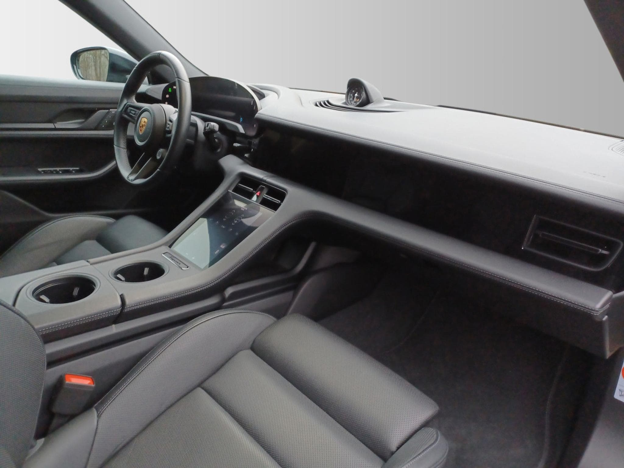 Porsche Taycan Sport Turismo (2022) - Photo 11
