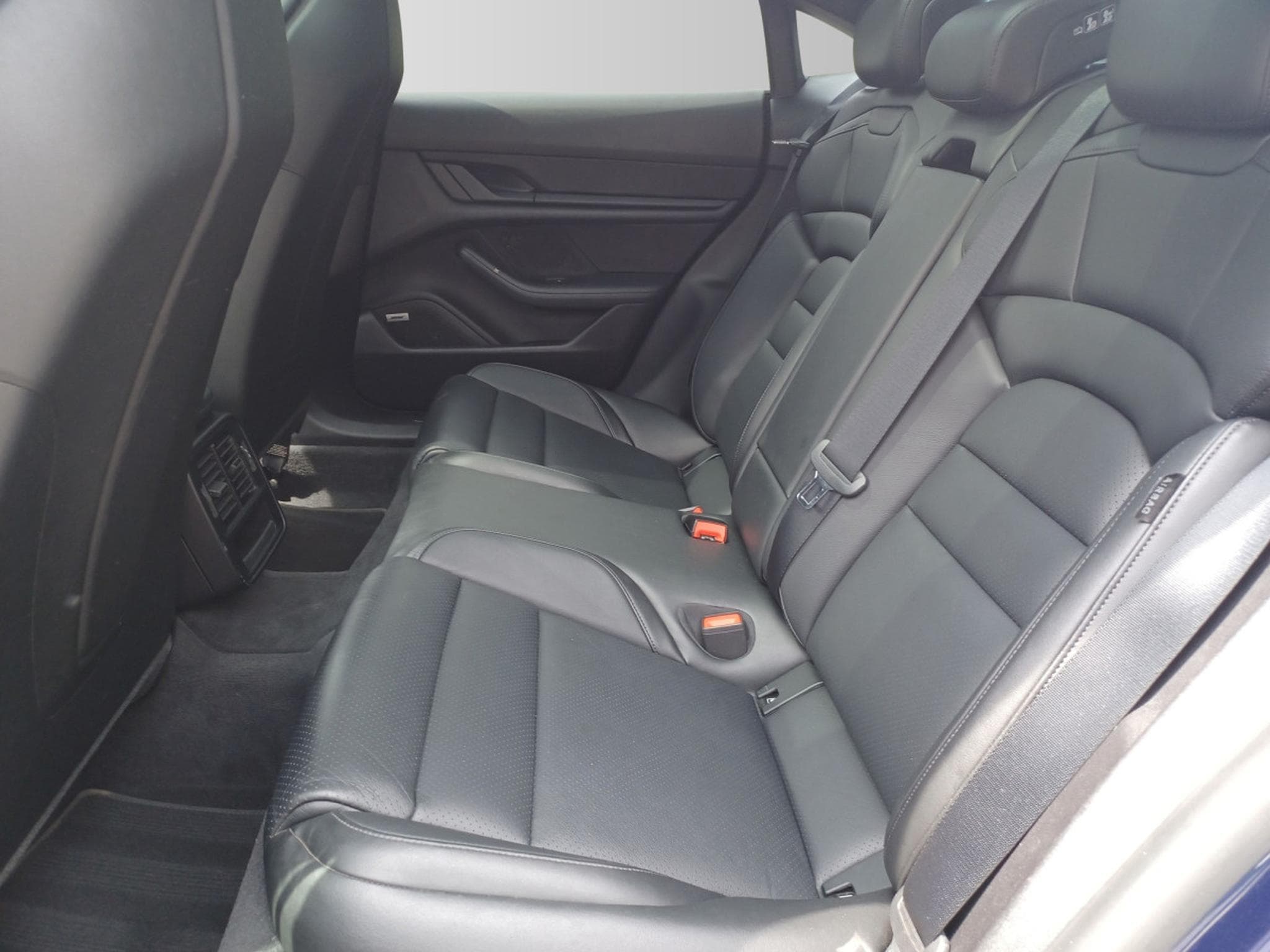 Porsche Taycan Taycan (2021) - Photo 12