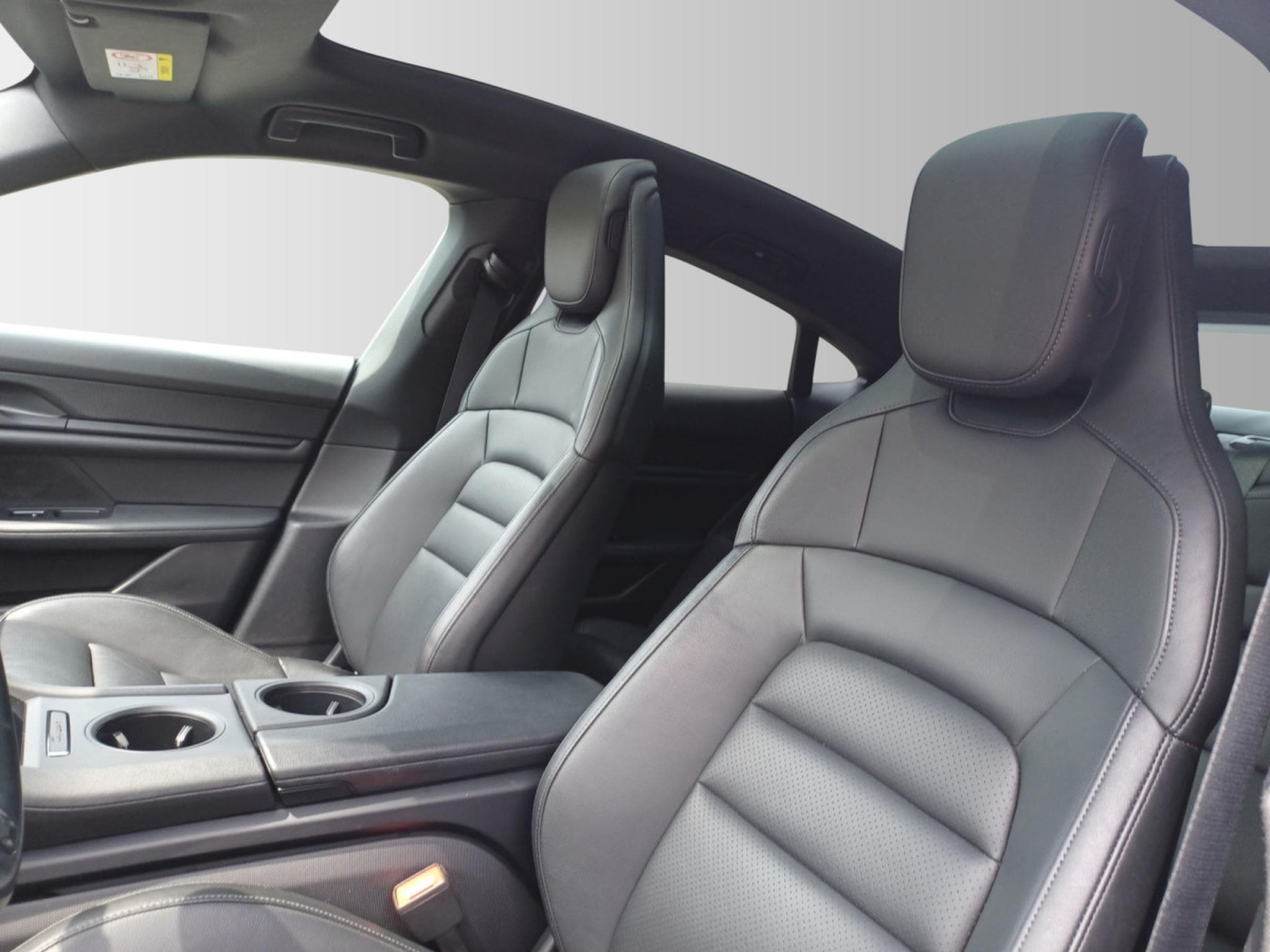 Porsche Taycan Taycan (2021) - Photo 8