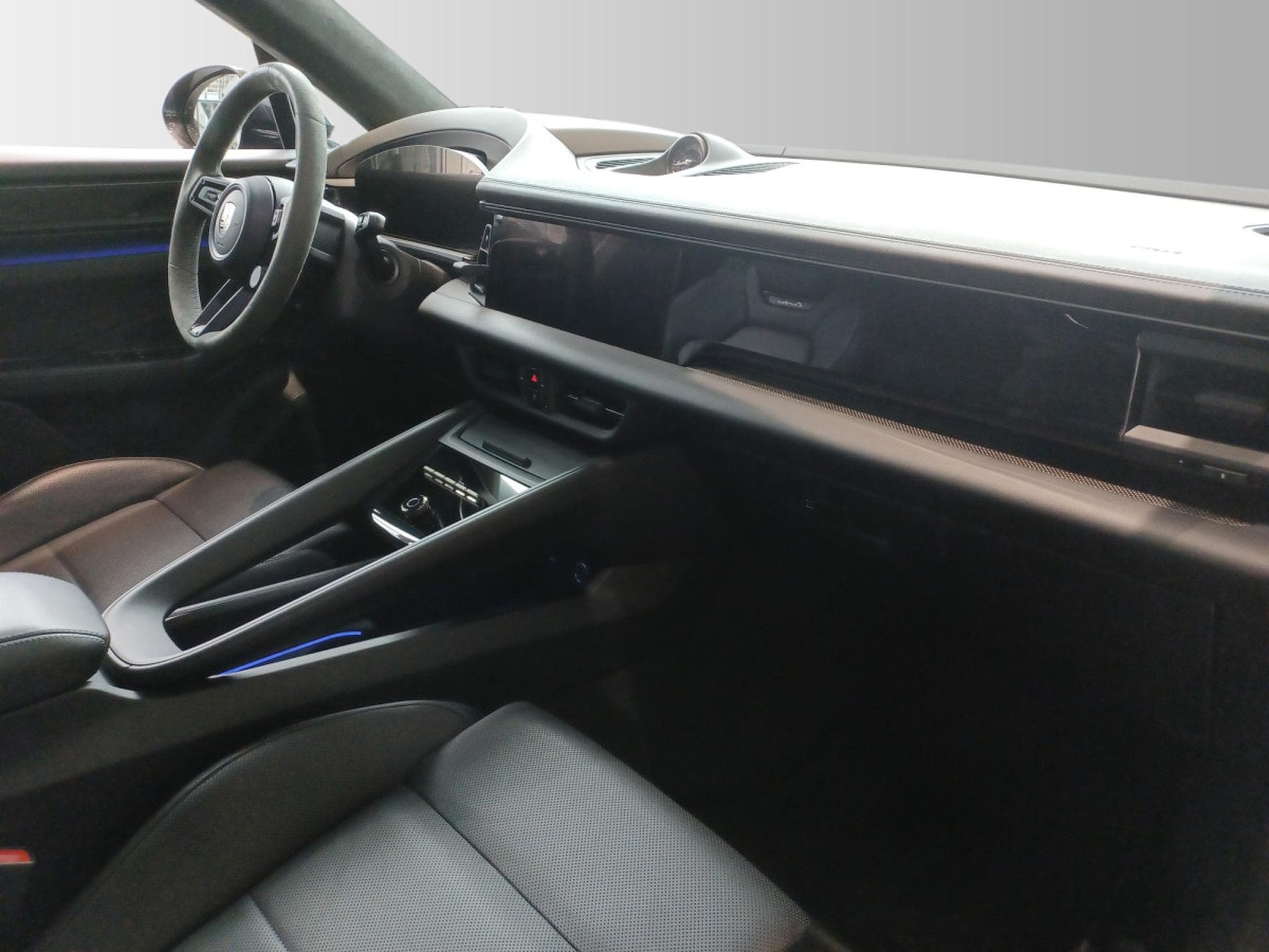 Porsche Macan Turbo (2024) - Photo 11