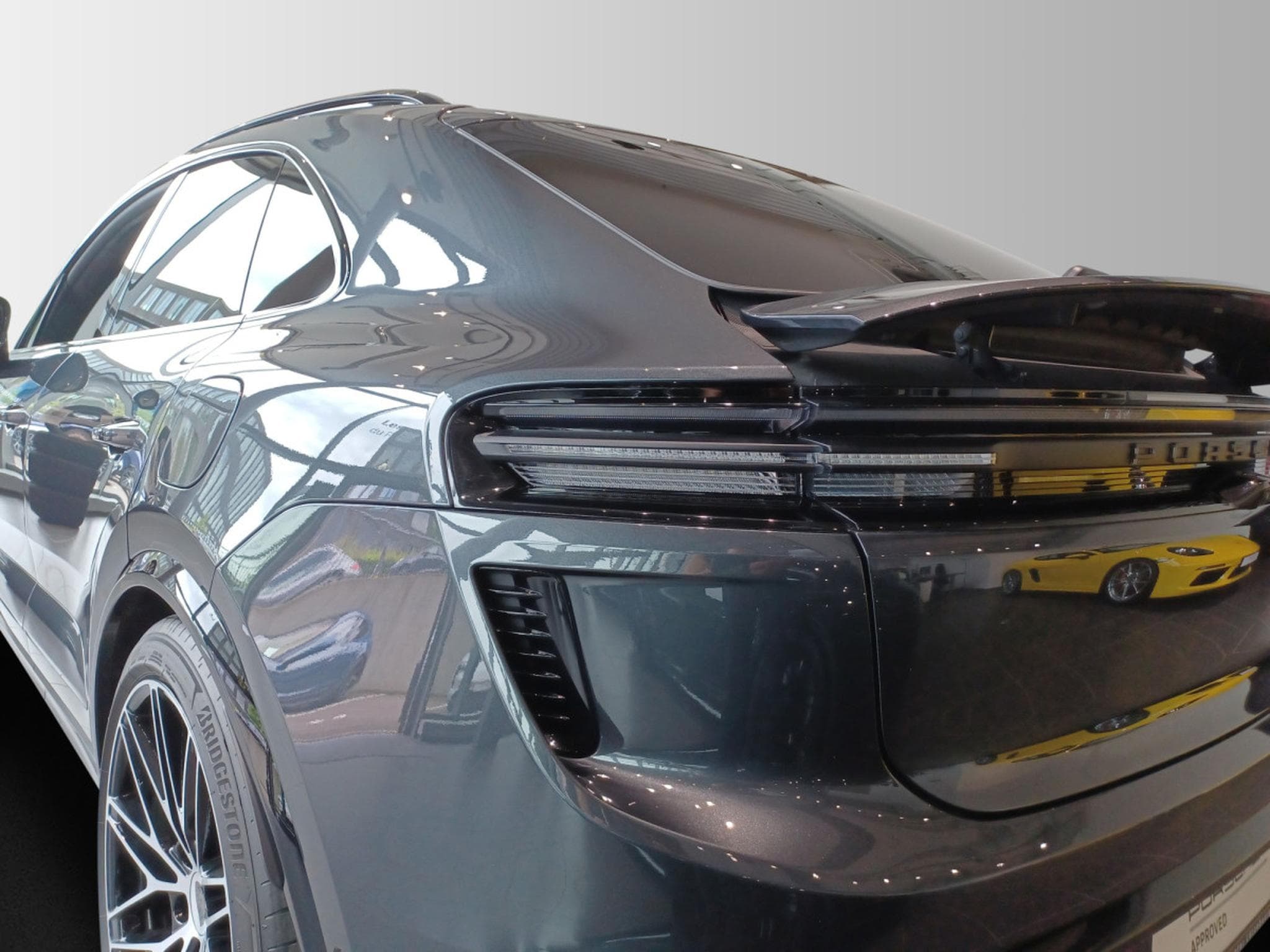 Porsche Macan Turbo (2024) - Photo 6