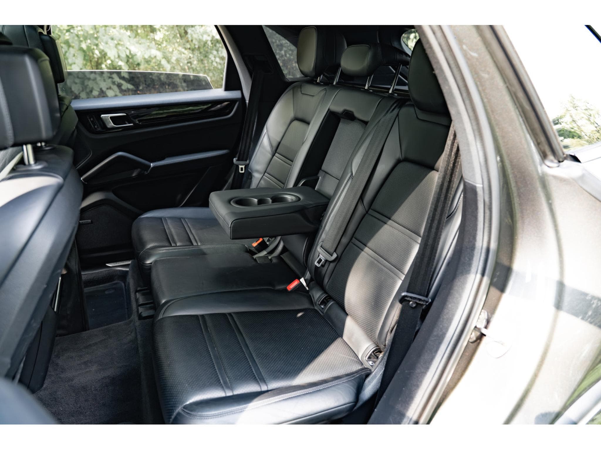 Porsche Cayenne E HYBRID (2021) - Photo 11