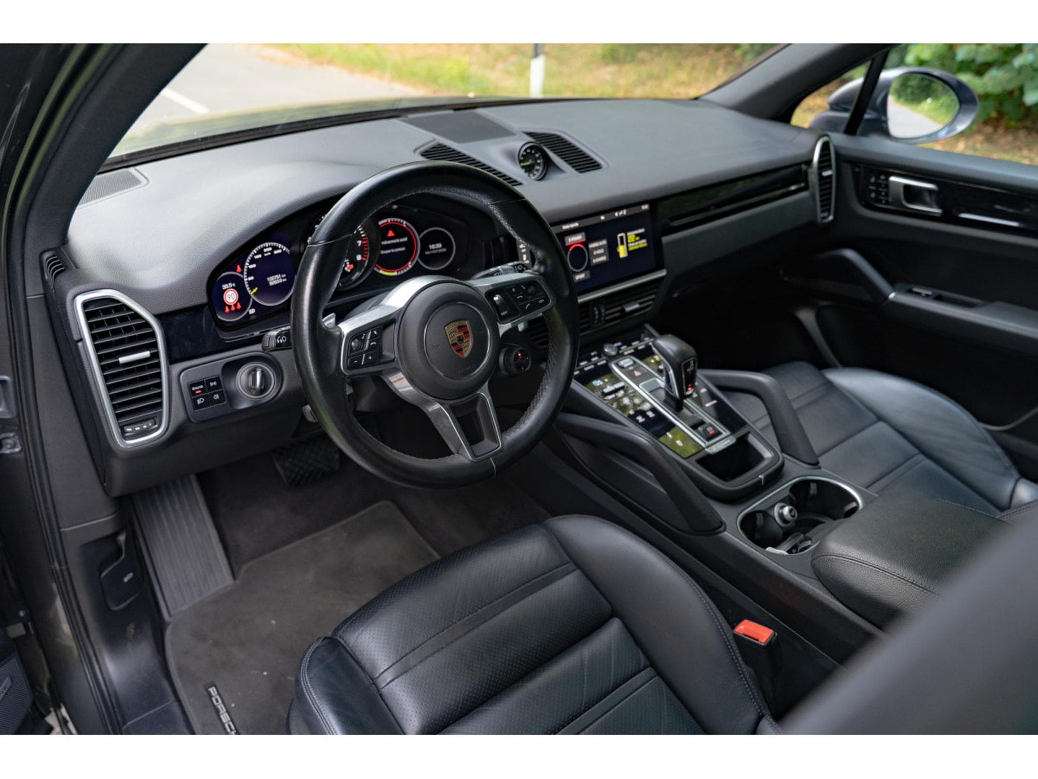 Porsche Cayenne E HYBRID (2021) - Photo 8
