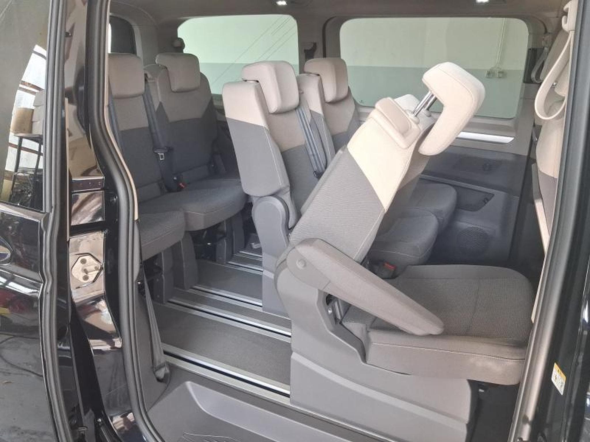 VW T7 Life LONG (2026) - Photo 16