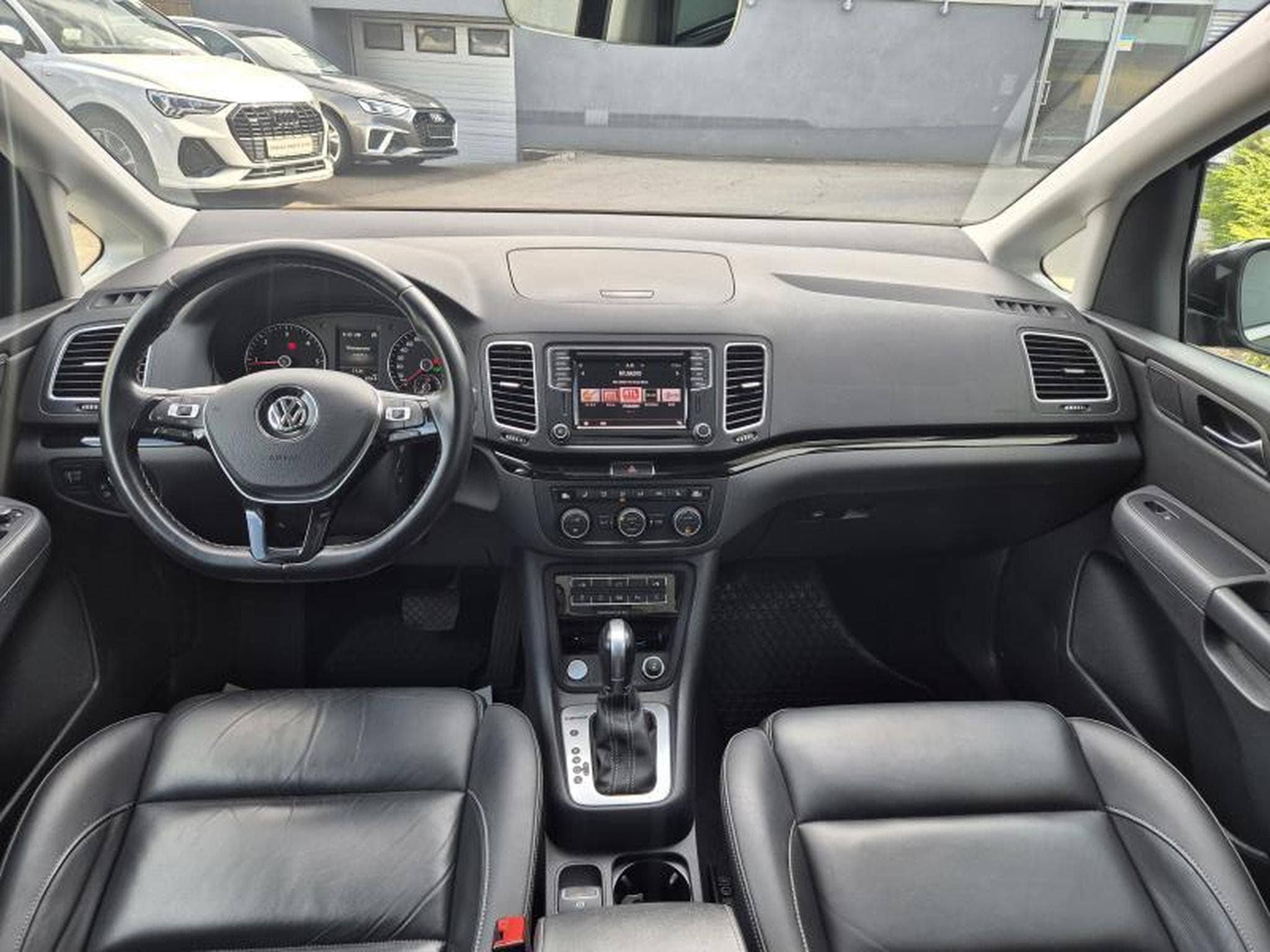 VW Sharan Highline (2017) - Photo 6