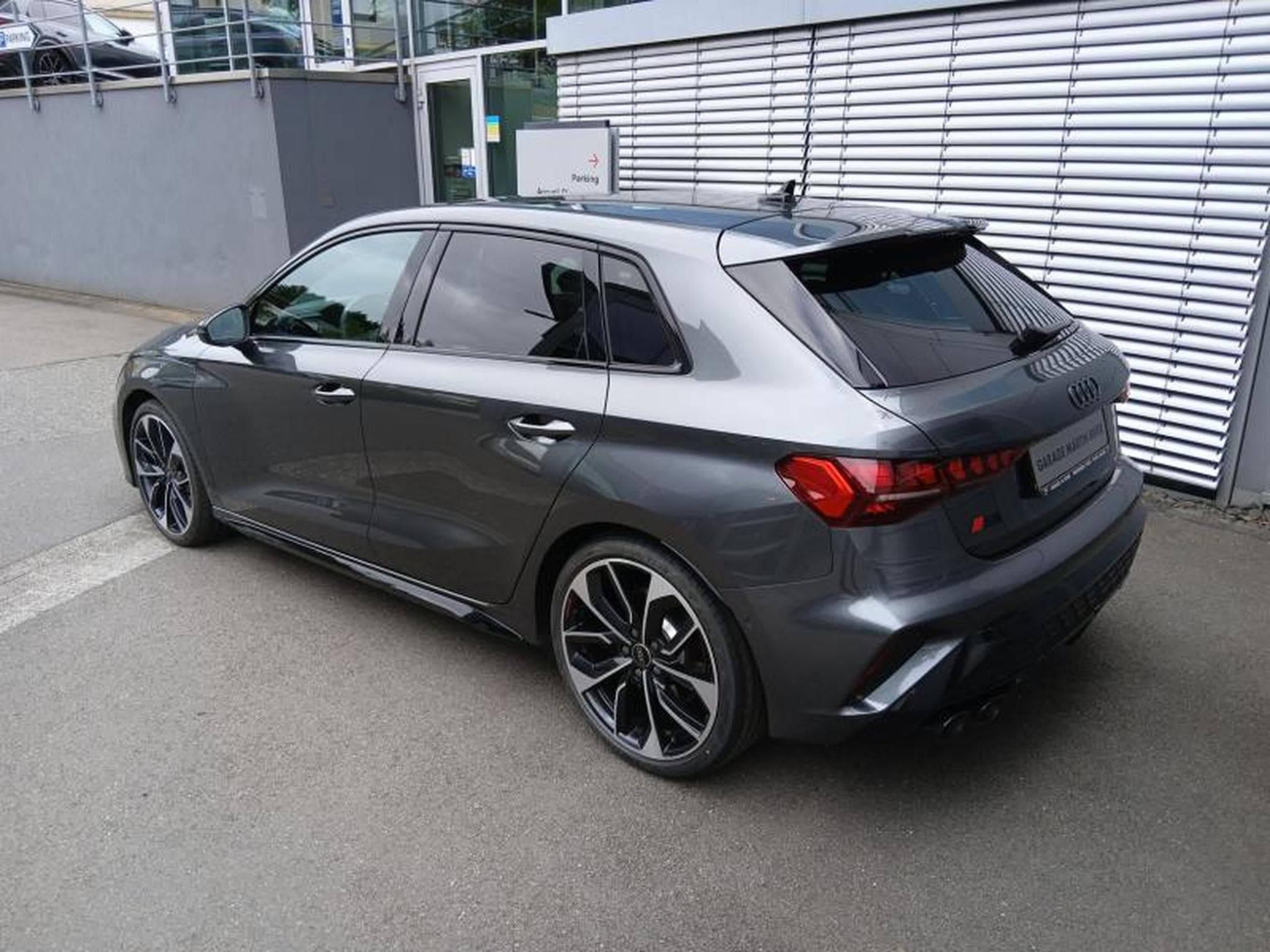 Audi S3 Sportback TFSI quattro s-tronic (2025) - Photo 2