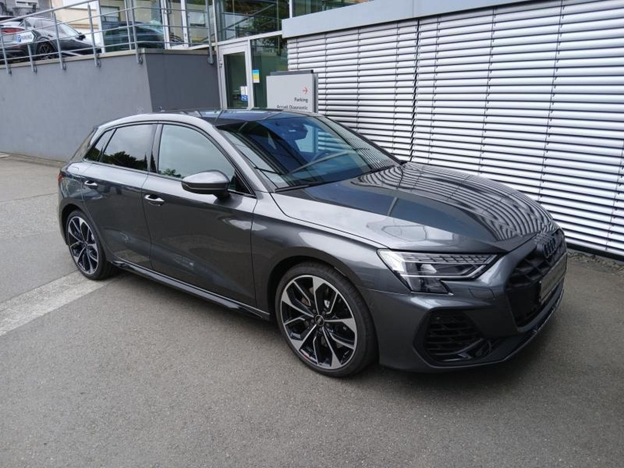 Audi S3 Sportback TFSI quattro s-tronic (2025) - Photo 5