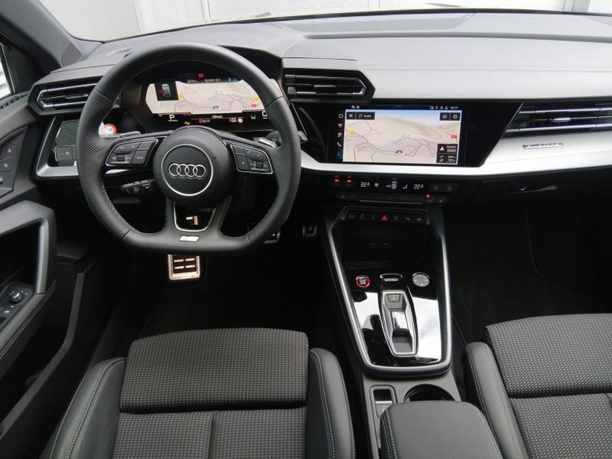 Audi S3 Sportback TFSI quattro s-tronic (2025) - Photo 8