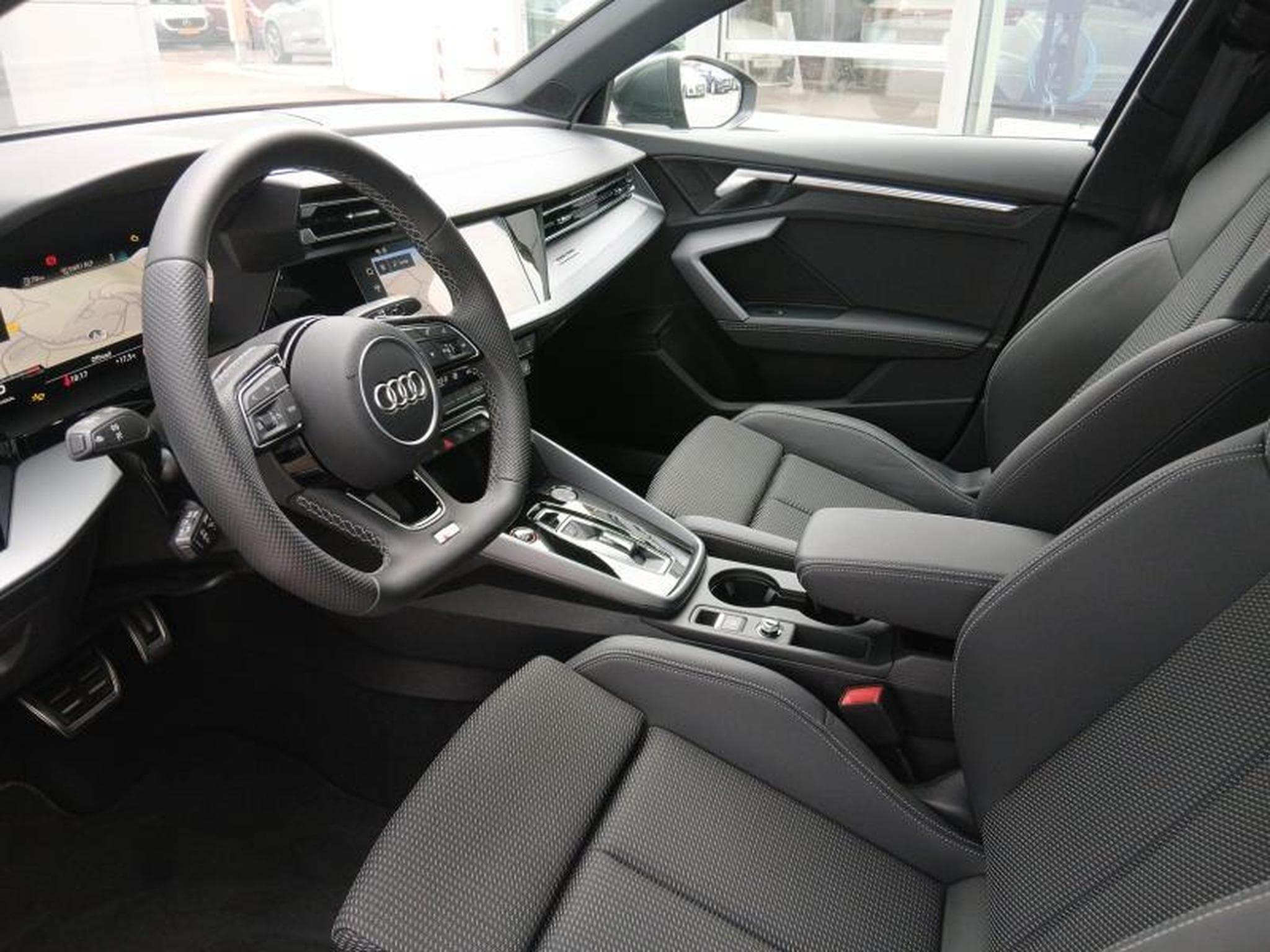 Audi S3 Sportback TFSI quattro s-tronic (2025) - Photo 9
