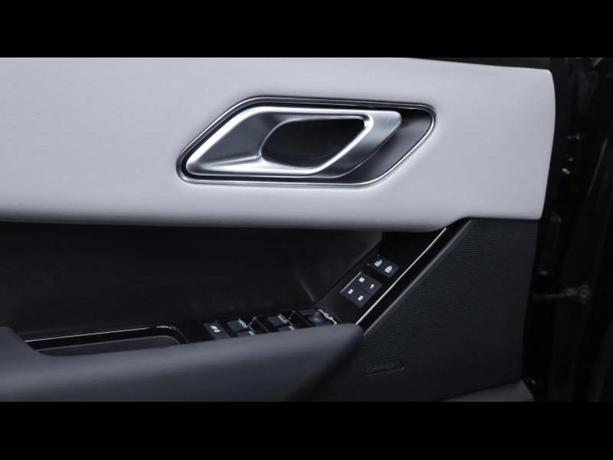 Land-Rover Range Rover Velar D200 Dynamic SE AWD Auto (2026) - Photo 24