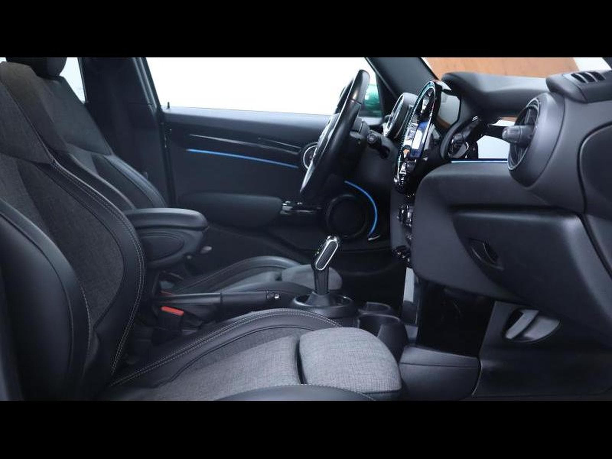 MINI Cooper 102cv hatch steptronic (2022) - Photo 11