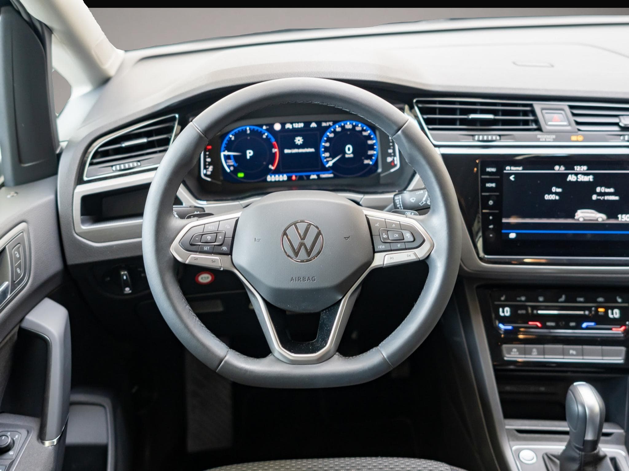 VW Touran (2025) - Photo 5
