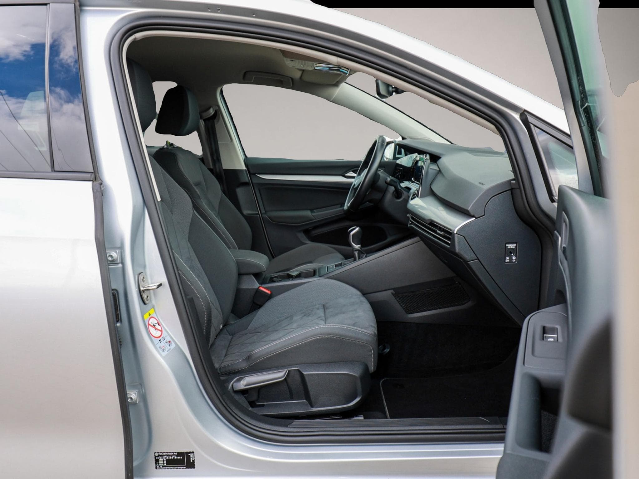 VW Golf (2022) - Photo 2