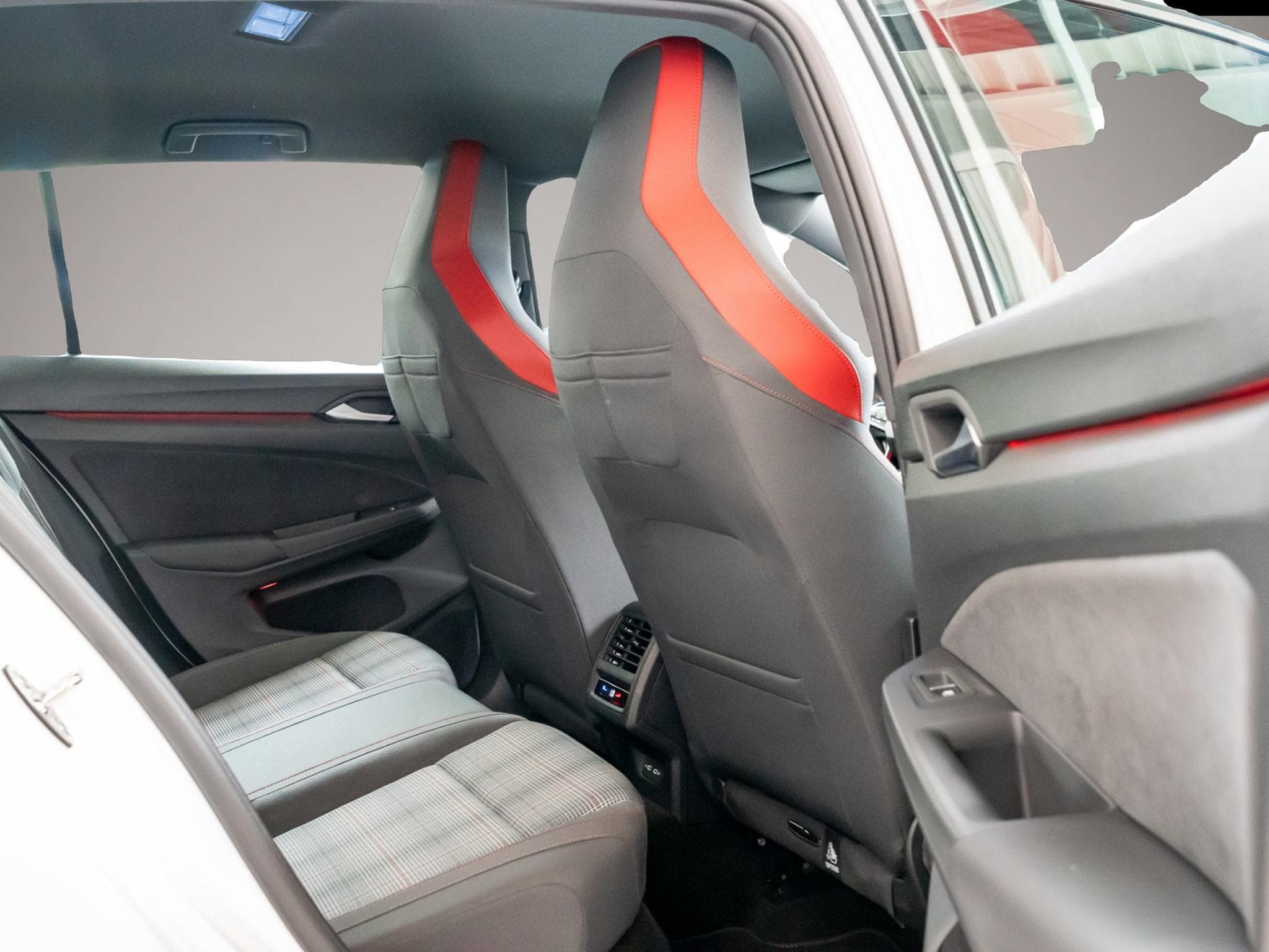 VW Golf (2024) - Photo 4