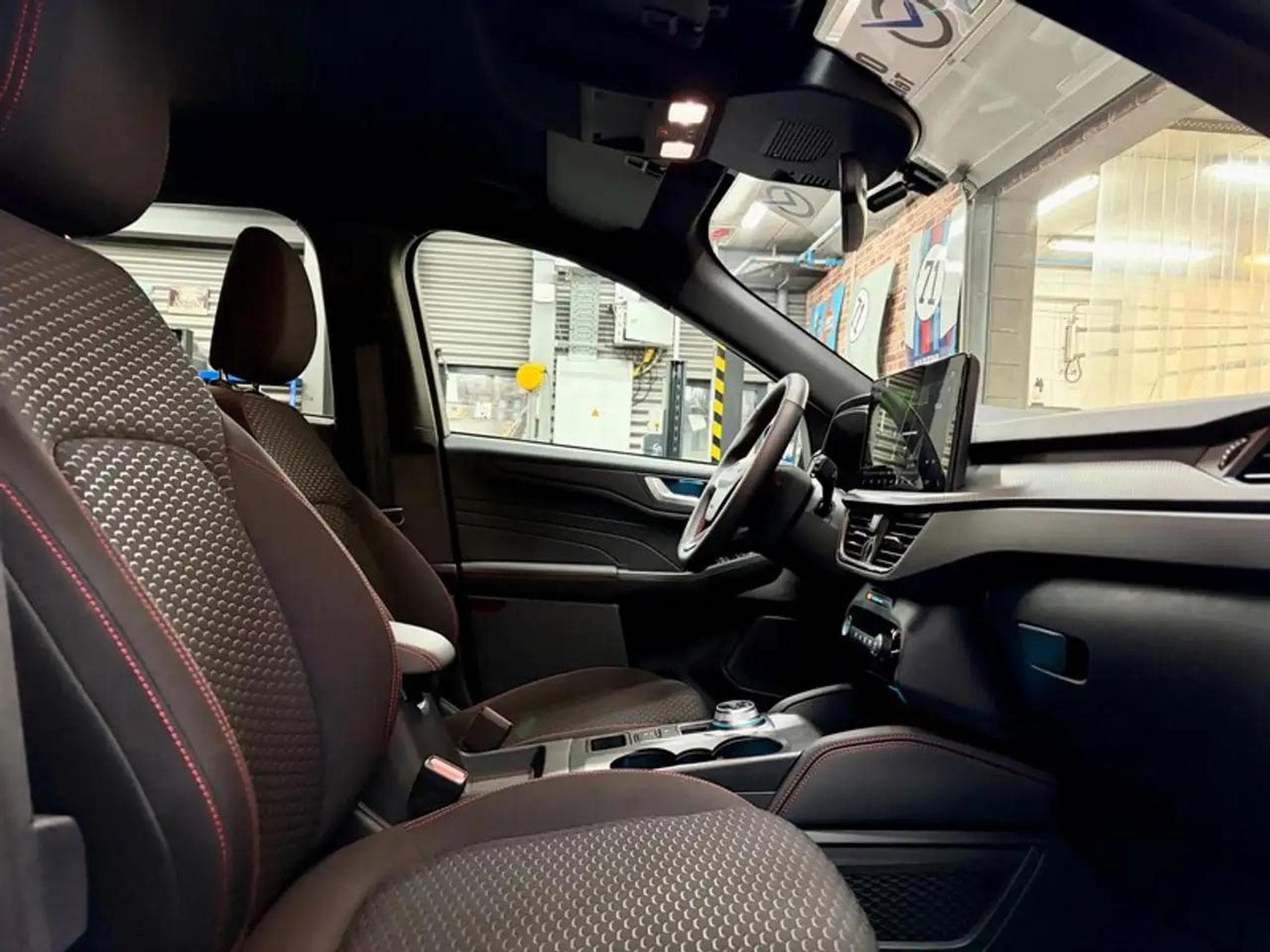 Ford Kuga (2025) - Photo 8