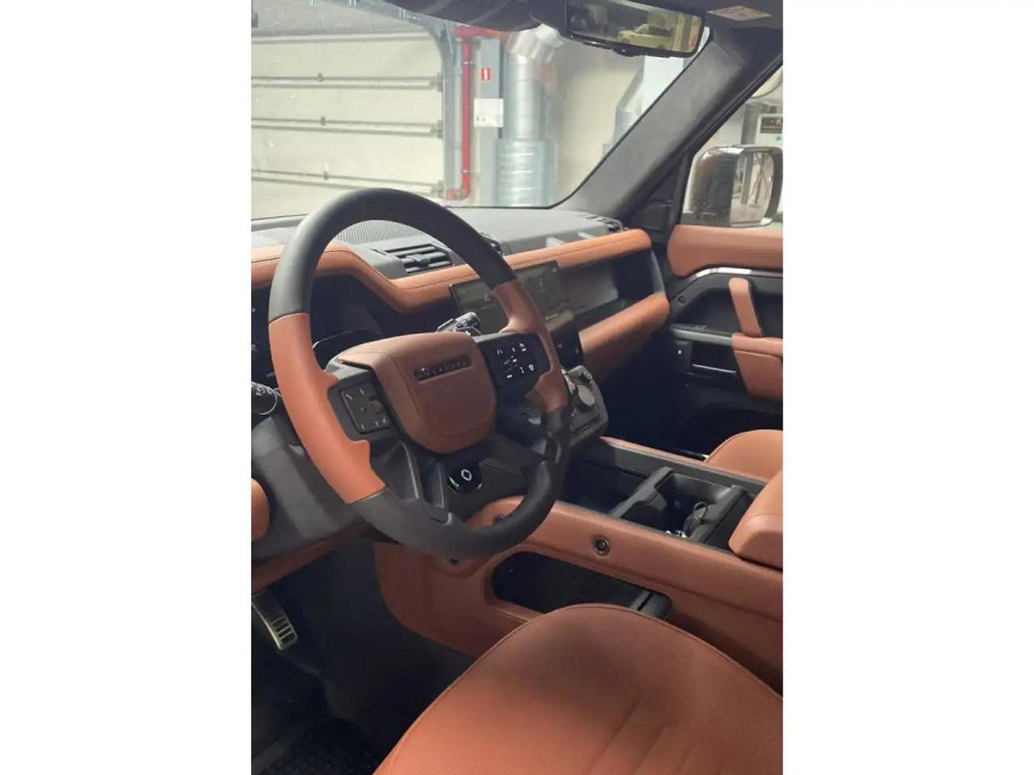 Land-Rover Defender (2026) - Photo 12