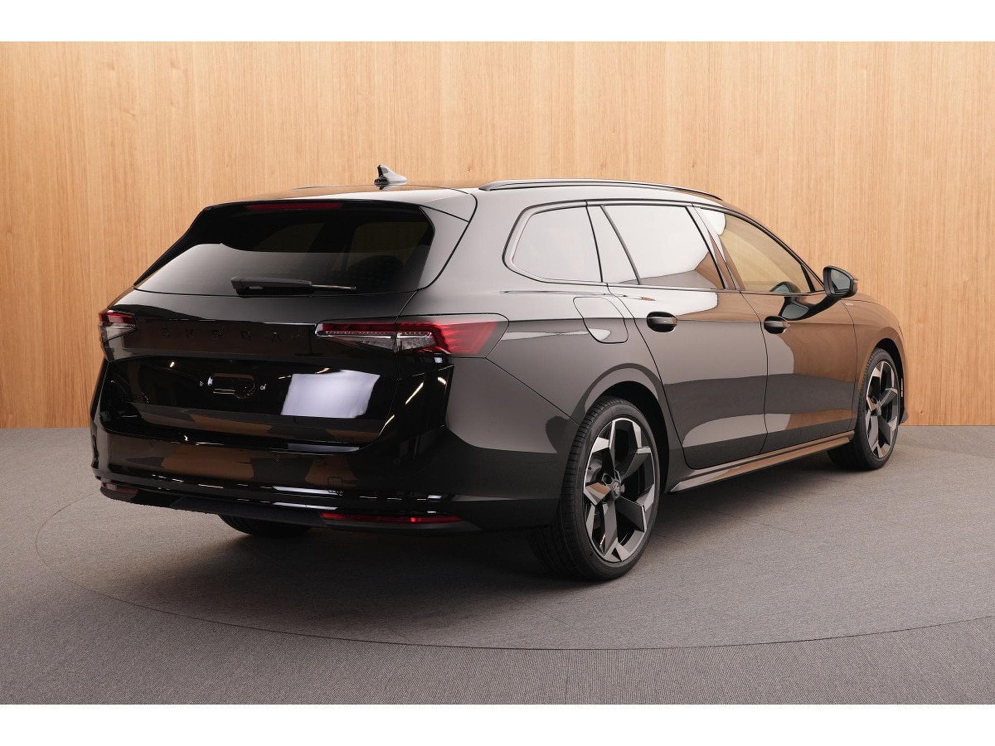 Skoda Superb Combi Sportline 2.0 TSI DSG7 150kW-204CV - Garantie 5 ans/10 (2025) - Photo 5