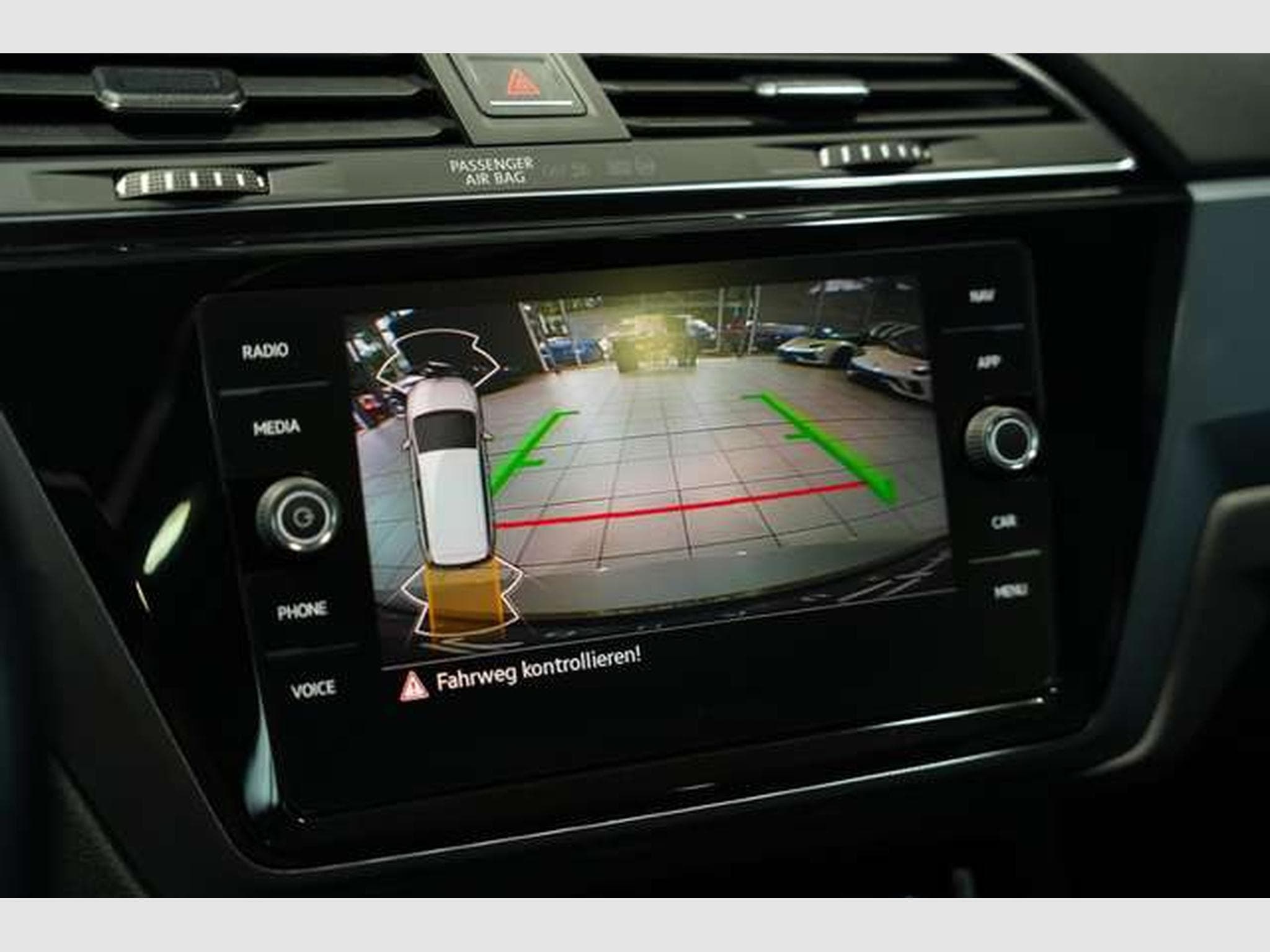 VW Touran R Line *ACC *Pano *Standhzg *AHK *Kamera (2021) - Photo 30