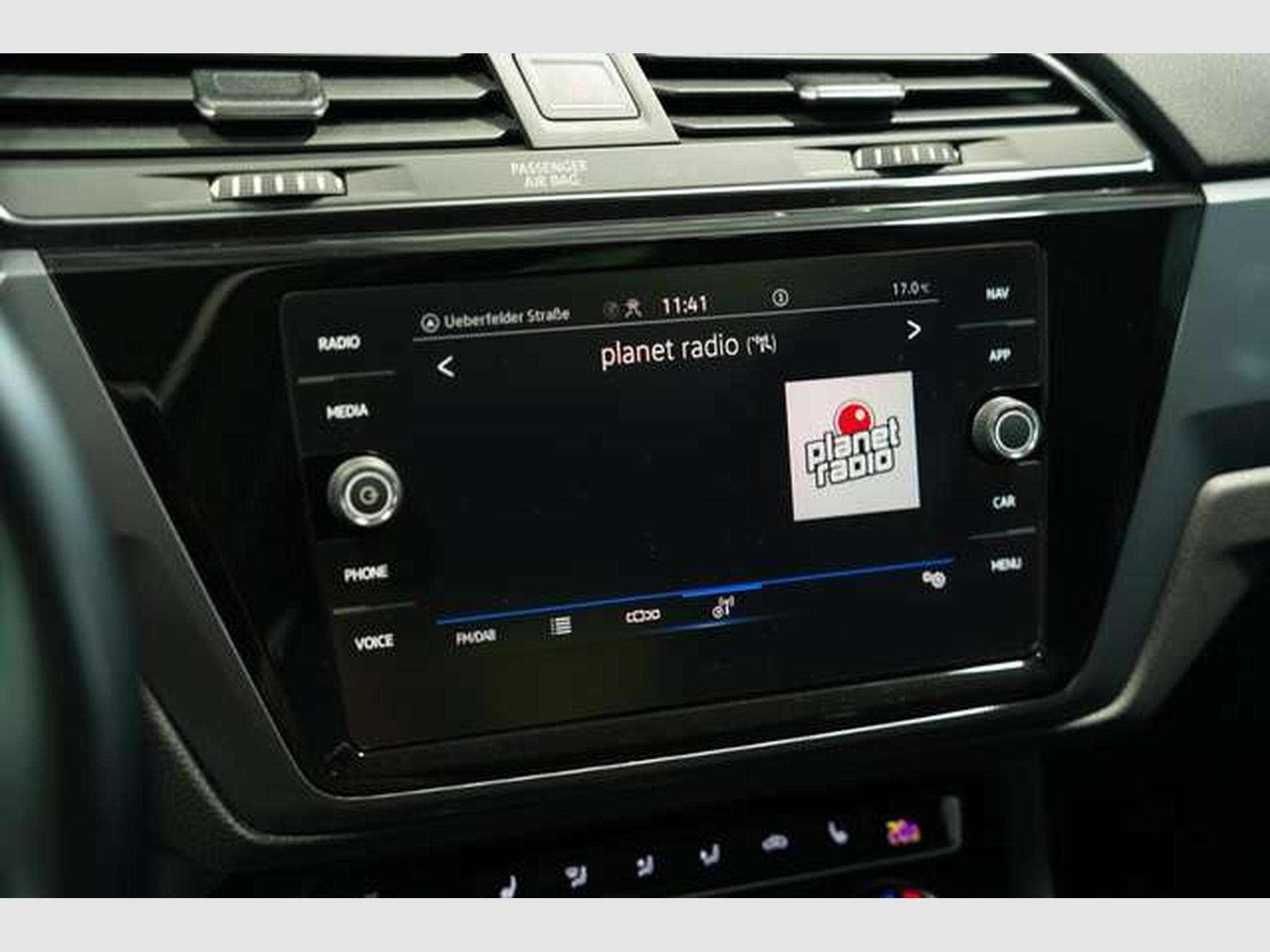 VW Touran R Line *ACC *Pano *Standhzg *AHK *Kamera (2021) - Photo 32