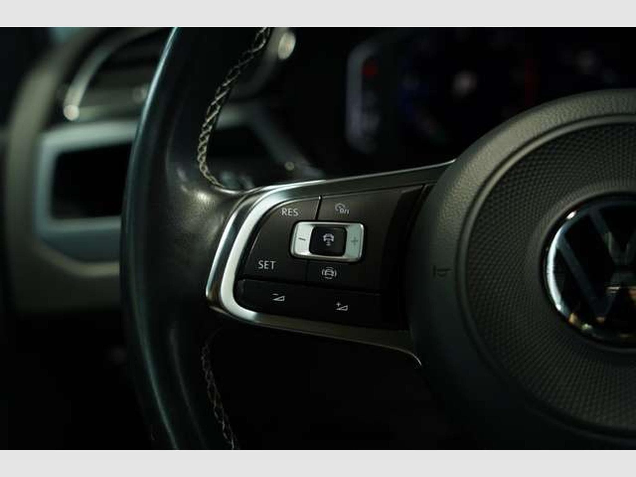 VW Touran R Line *ACC *Pano *Standhzg *AHK *Kamera (2021) - Photo 38