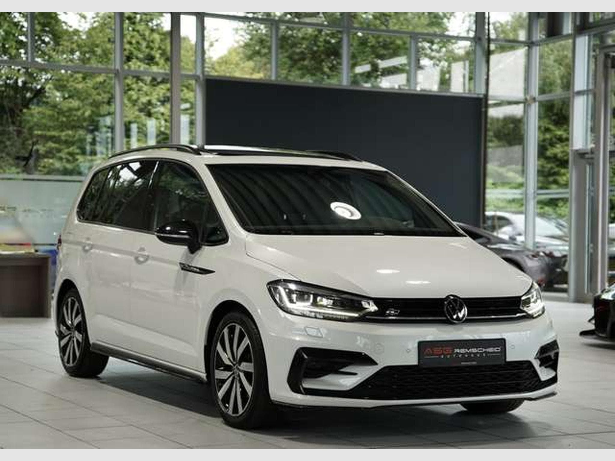 VW Touran R Line *ACC *Pano *Standhzg *AHK *Kamera (2021) - Photo 6
