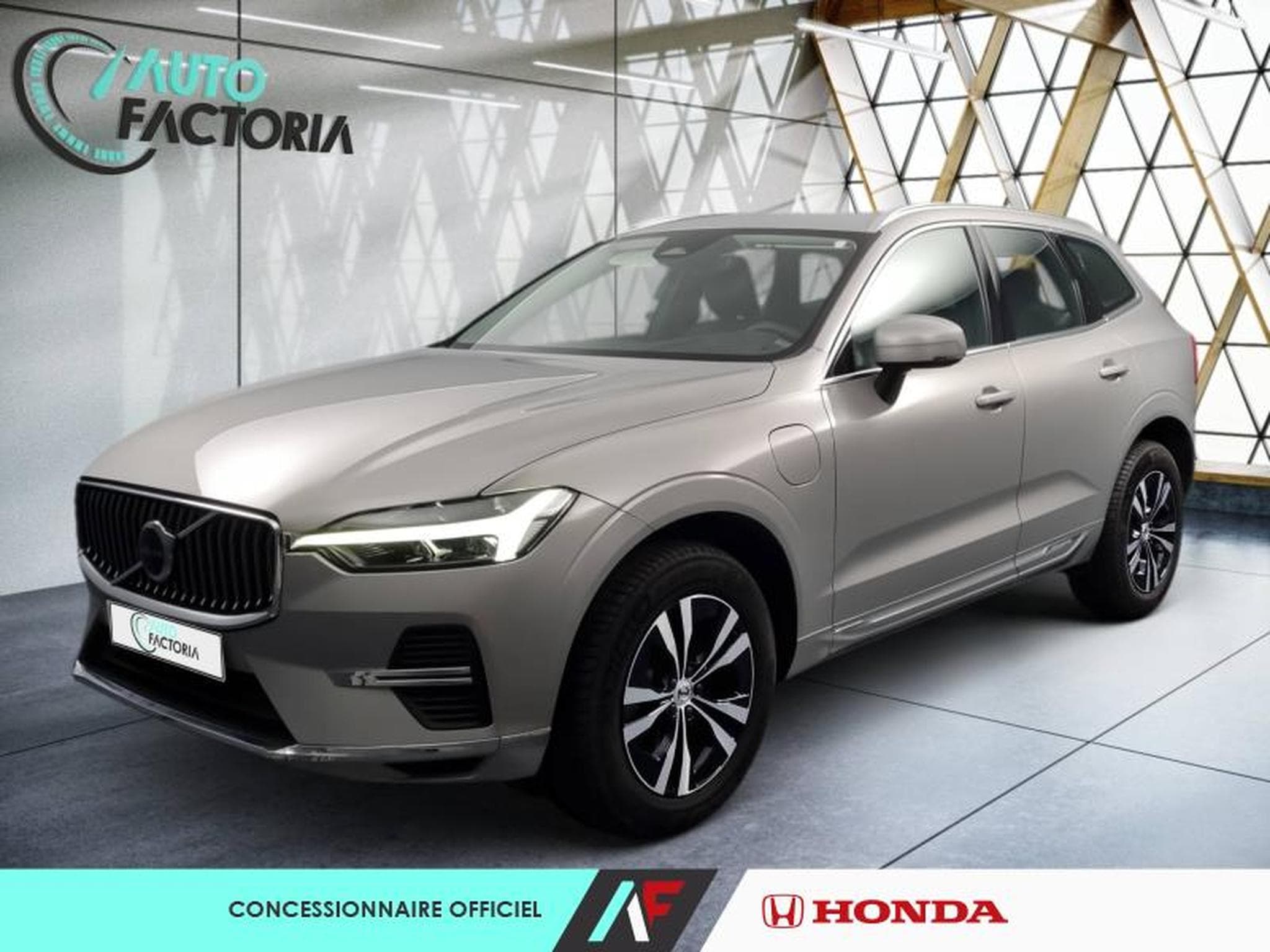 Volvo XC60 -50% T6 Hybride Rechargeable 253 + 145ch 8 AWD Core Bright (2024) - Photo 1