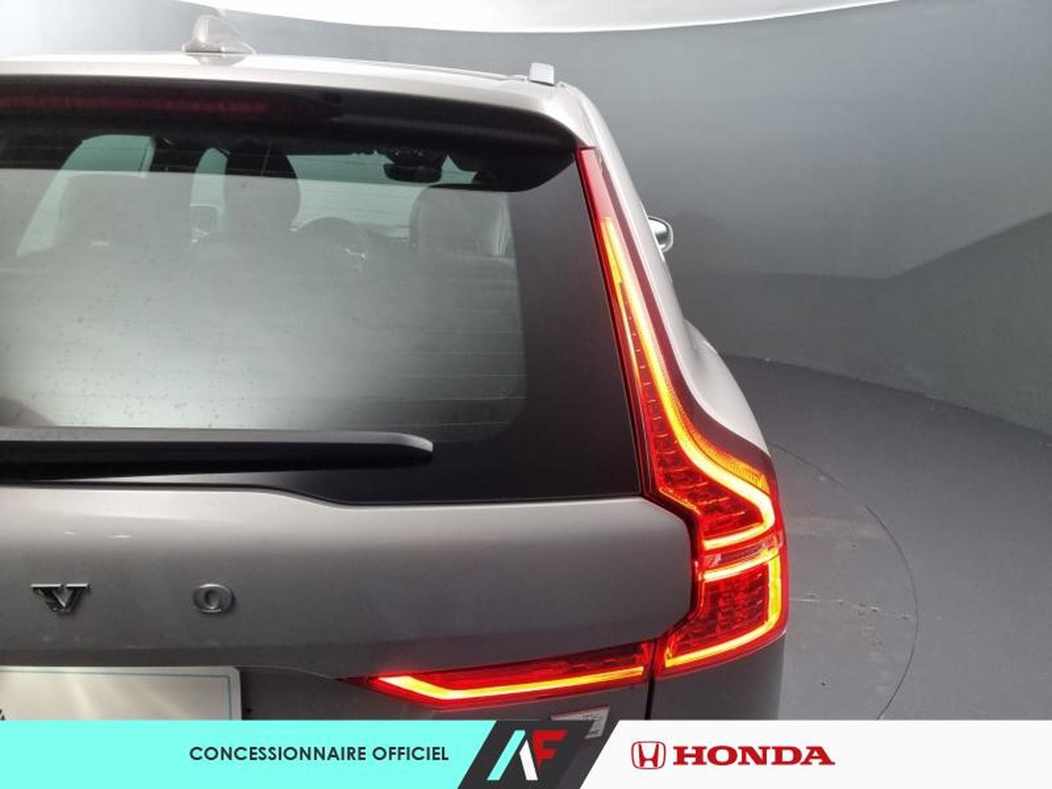 Volvo XC60 -50% T6 Hybride Rechargeable 253 + 145ch 8 AWD Core Bright (2024) - Photo 3