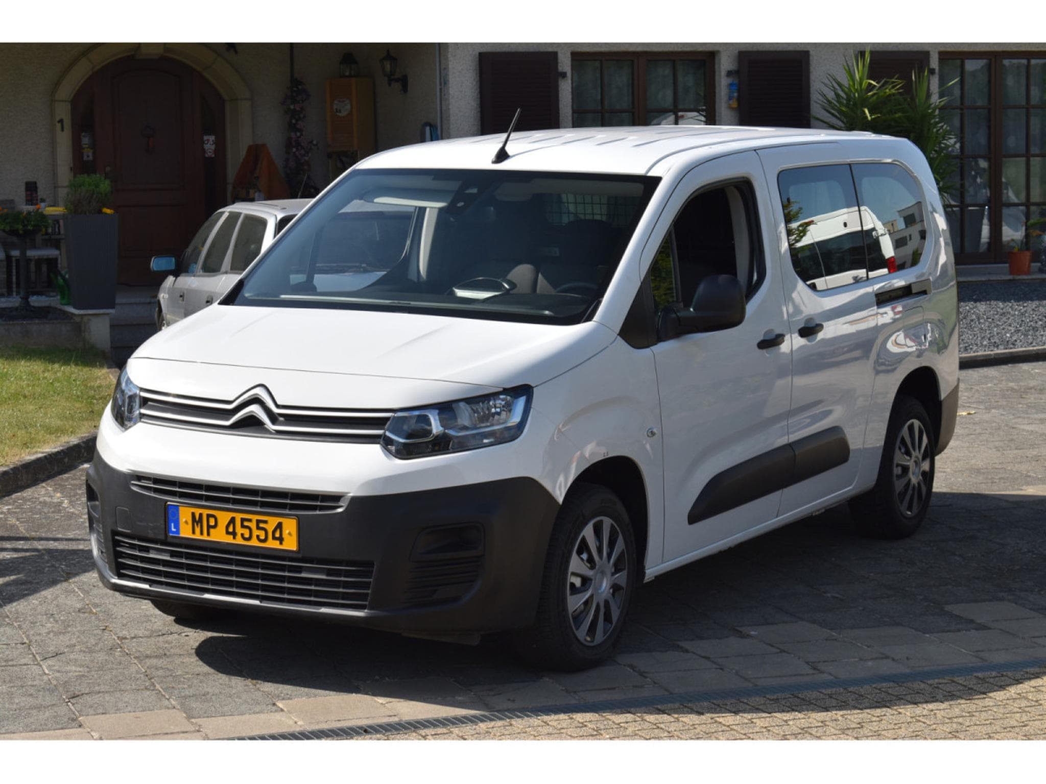 Citroën Berlingo Maxi 1,5 DCi 100 3 places très bon état (2021) - Photo 3