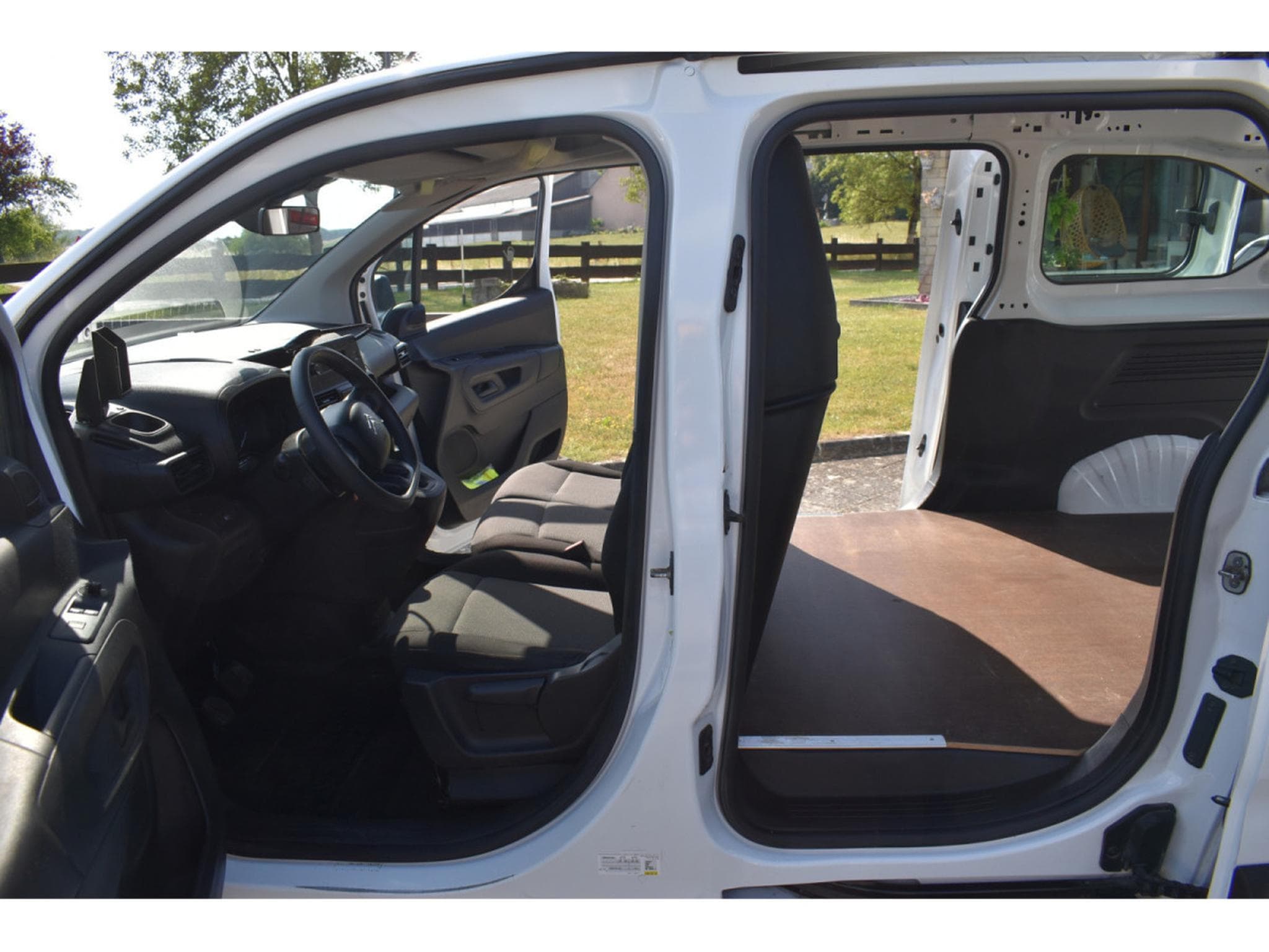 Citroën Berlingo Maxi 1,5 DCi 100 3 places très bon état (2021) - Photo 8