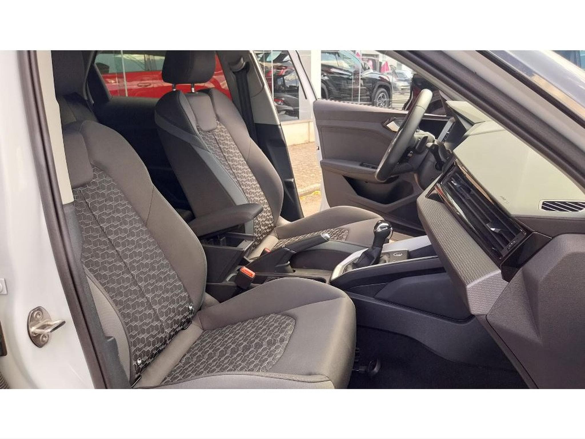 Audi A1 Sportback 30 TFSI S-TRONIC S line Adrénaline Black Edition (2025) - Photo 9