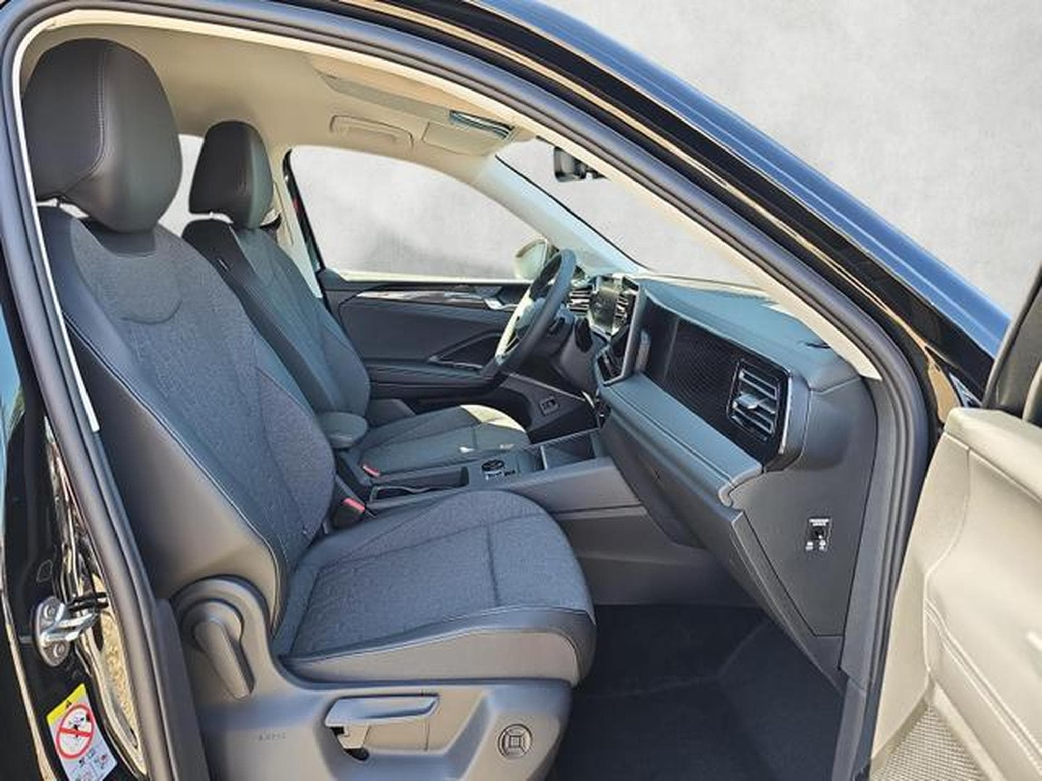 VW Tiguan 1.5 eTSI 110 kW Life (2026) - Photo 10
