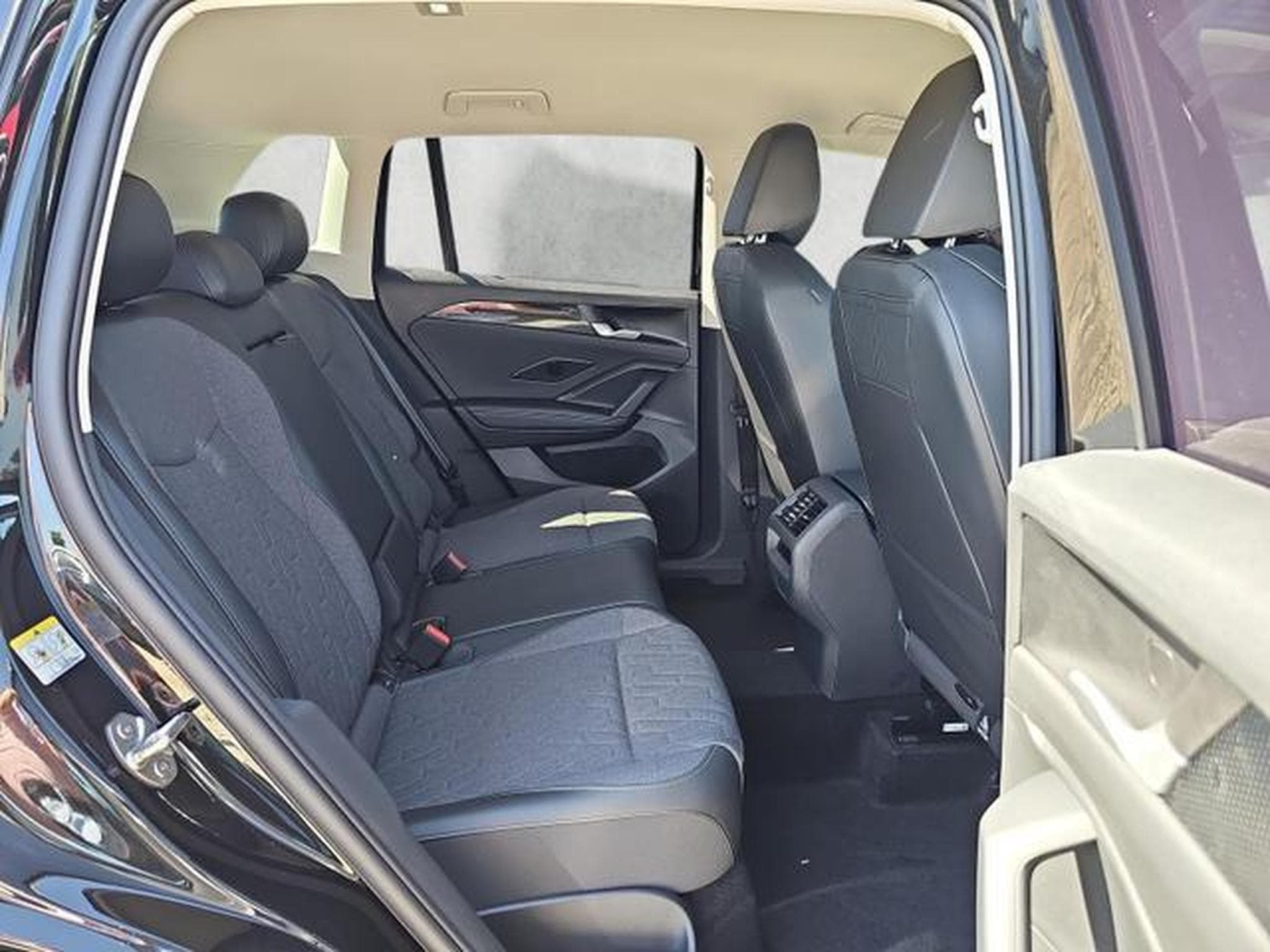 VW Tiguan 1.5 eTSI 110 kW Life (2026) - Photo 13